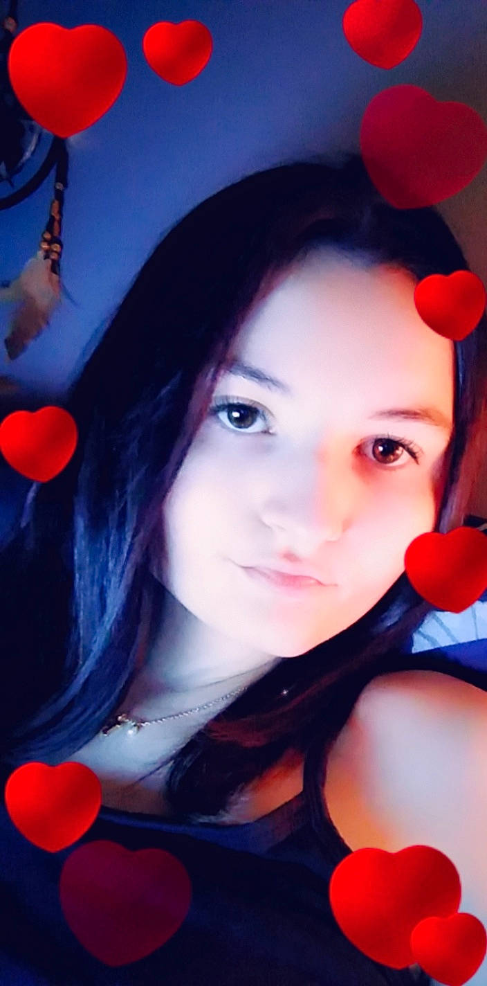 Coraline a rejoint le concours — aidez-le/la à gagner de superbes lots ! beauty, black_hair, hair, hime_cut, lip, person, red, smile