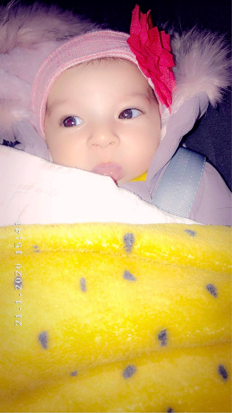 Naya a rejoint le concours — aidez-le/la à gagner de superbes lots ! baby, beauty, cheek, child, eye, face, head, headwear, lip, nose, person, product, skin, smile, toddler, yellow