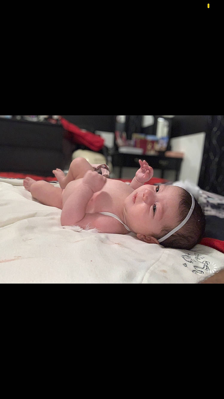 Naya a rejoint le concours — aidez-le/la à gagner de superbes lots ! arm, baby, beauty, cheek, child, eye, flesh, hand, head, human_body, leg, lip, mouth, muscle, neck, nose, person, photograph, photography, skin