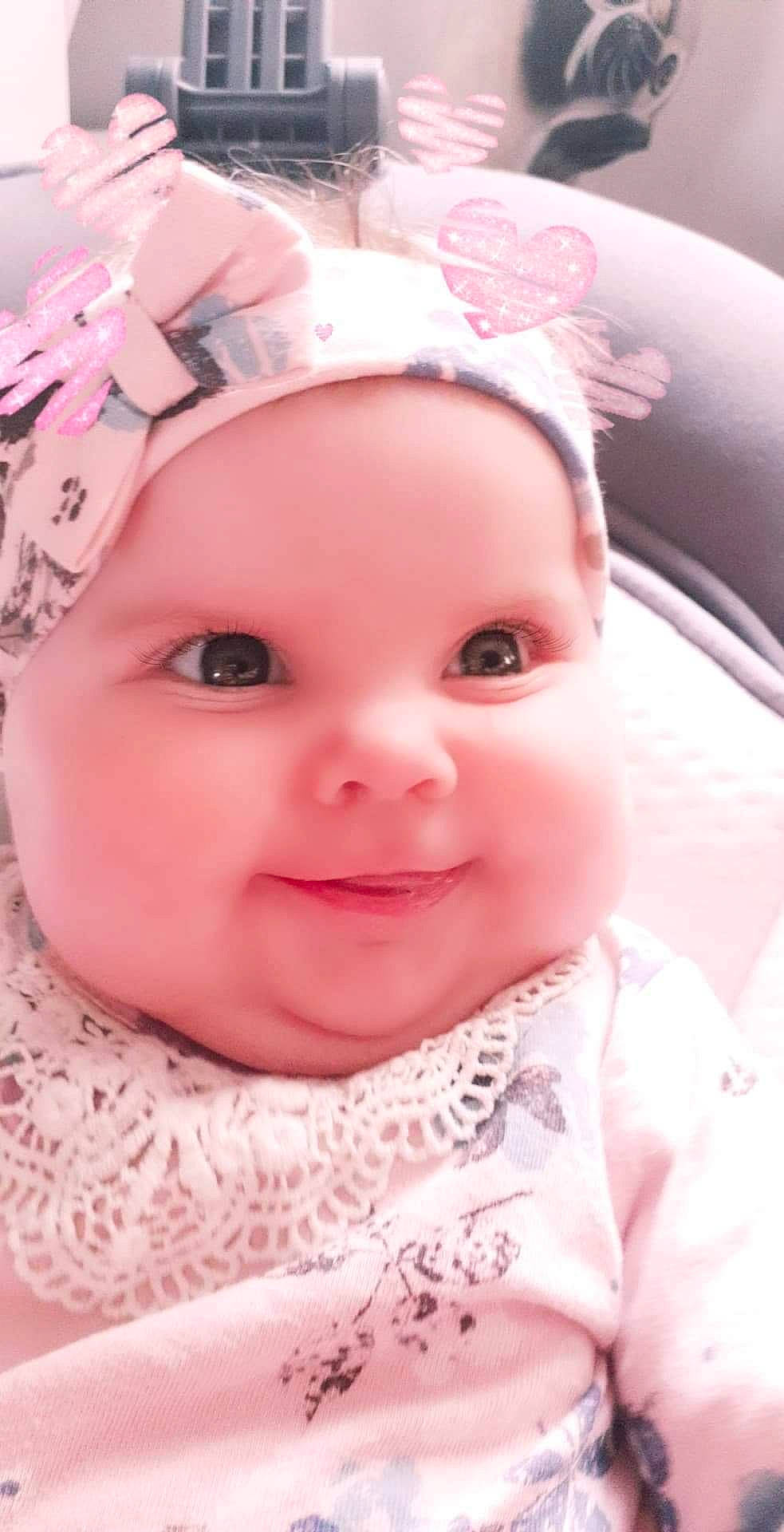 Heloise participe au concours pour gagner de l'argent avec cette photo : baby, cheek, child, eye, eyebrow, face, forehead, hair_accessory, head, headband, headgear, headpiece, headwear, lip, mouth, nose, person, photography, pink, skin