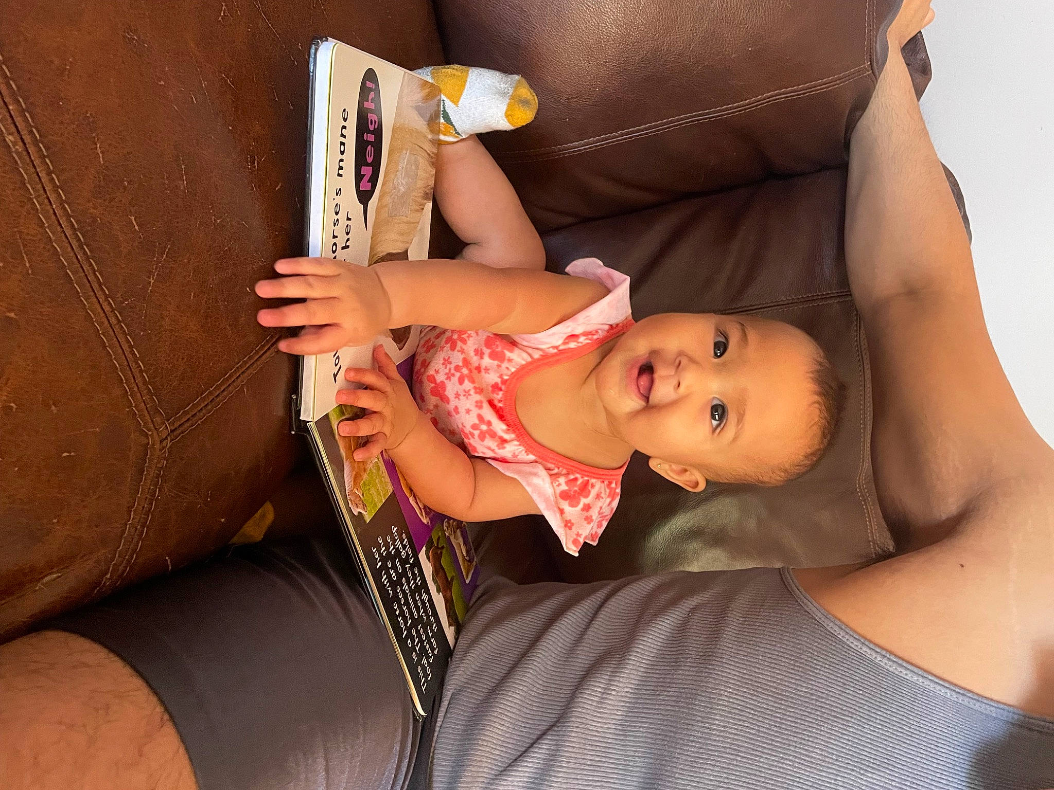 Alaïa is registered to the contest to win money with this photo: abdomen, baby, baby_toddler_clothing, chest, comfort, elbow, eye, eyelash, head, human_body, human_leg, joint, joy, neck, pattern, person, skin, stomach, thigh, toddler