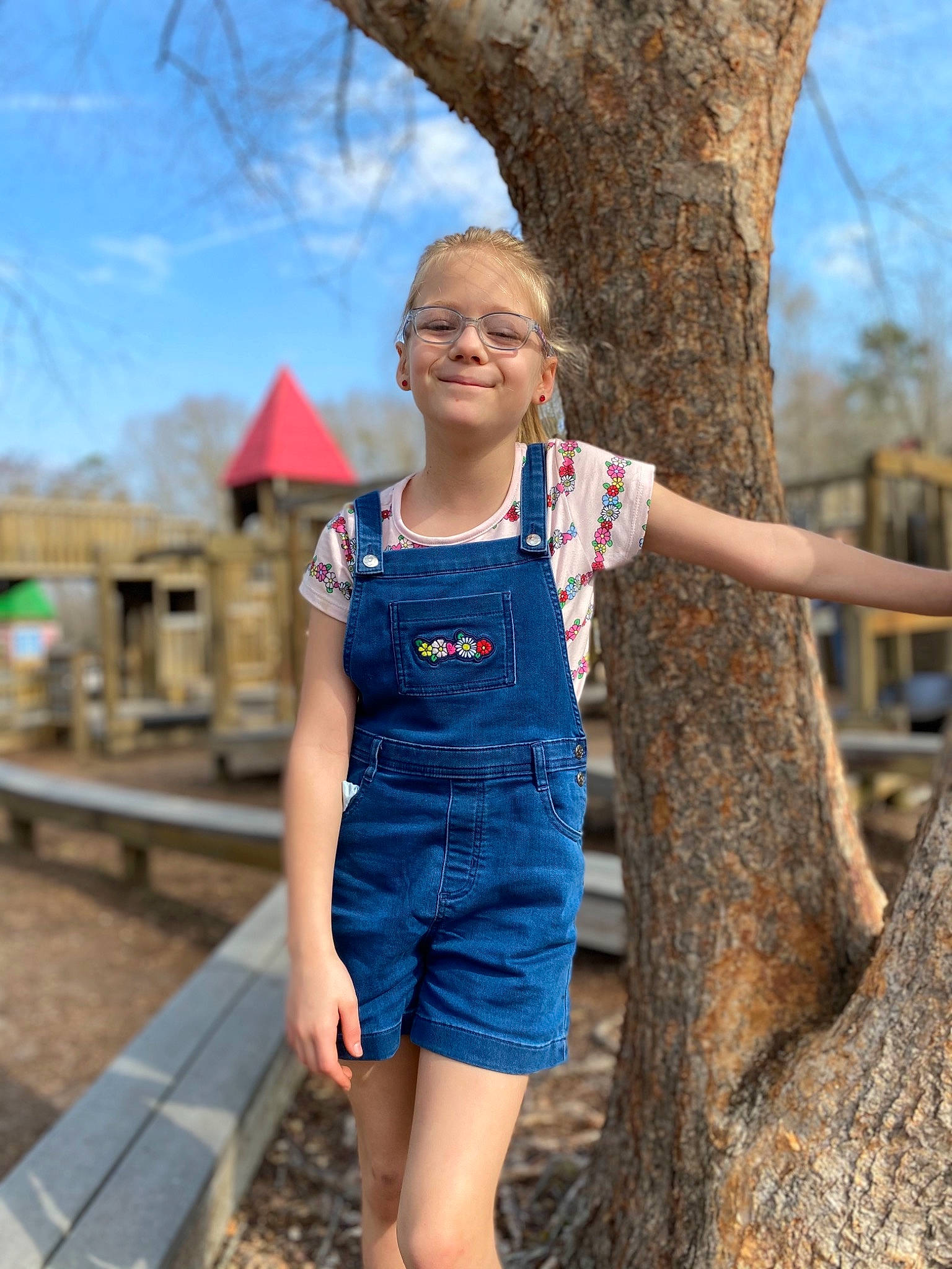 Natalee is registered to the contest to win money with this photo: botany, clothing, eye, fashion, hairstyle, happy, human_body, joy, leaf, leisure, people_in_nature, person, plant, shoulder, sky, smile, street_fashion, sunlight, tree, waist