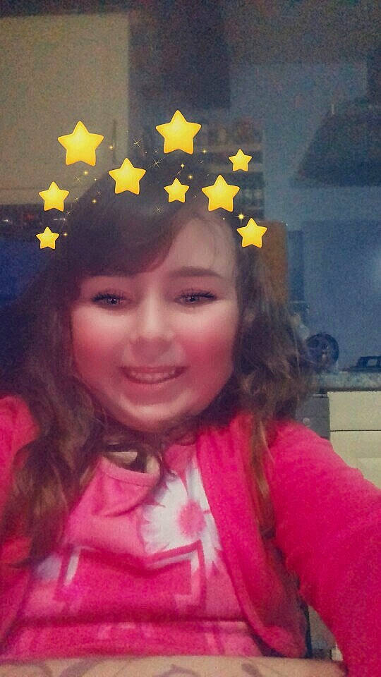 Celia a rejoint le concours — aidez-le/la à gagner de superbes lots ! beauty, cheek, child, chin, day, eyebrow, face, facial_expression, forehead, girl, hair, hairstyle, head, human_hair_color, joy, lady, nose, person, pink, skin