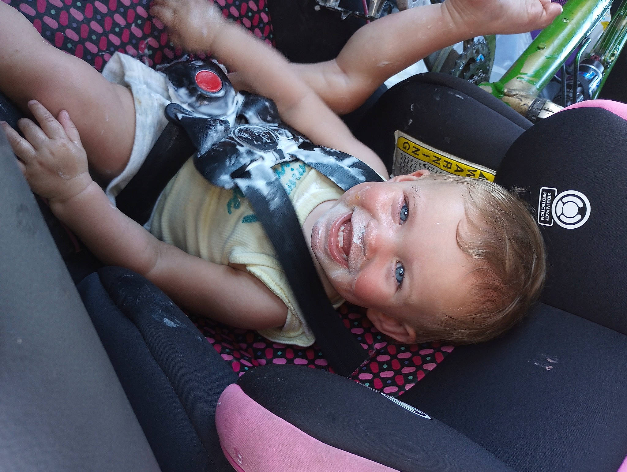 Jerrichai is registered to the contest to win money with this photo: auto_part, automotive_design, chest, child, comfort, elbow, family_car, flash_photography, fun, happy, human_leg, joy, leisure, luxury_vehicle, motor_vehicle, person, recreation, sitting, smile, thigh