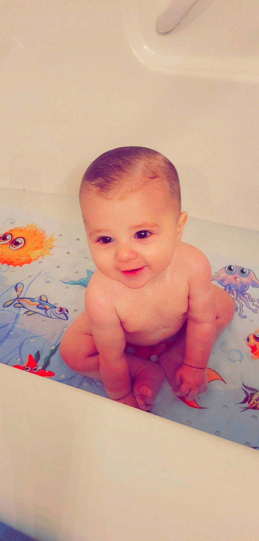 Jaxen is registered to the contest to win money with this photo: arm, baby, baby_bathing, bathing, bathroom, cheek, chest, child, eyebrow, facial_expression, fluid, happy, iris, mouth, nose, person, skin, smile, stomach, thumb