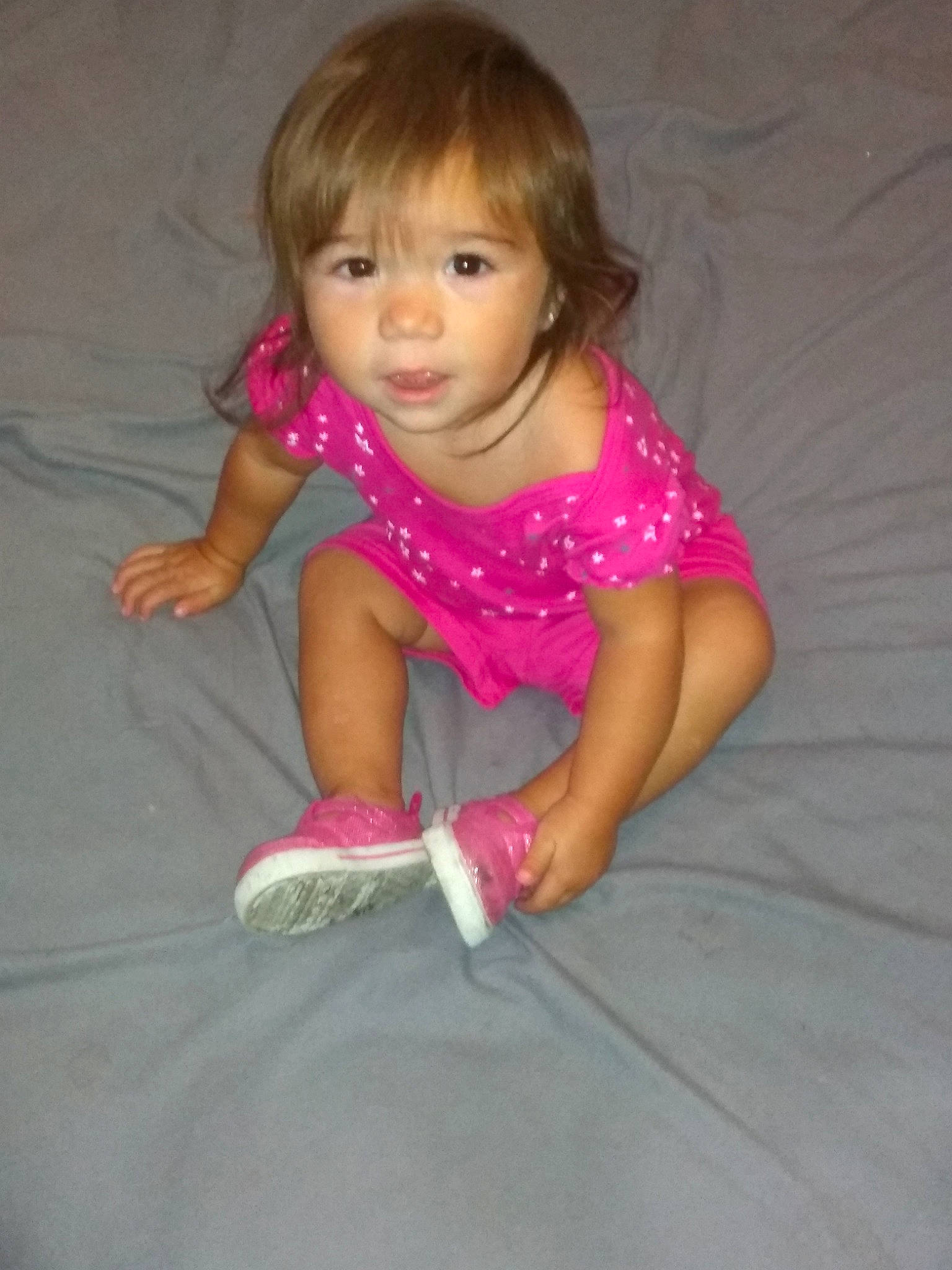 Luisa is registered to the contest to win money with this photo: child, child_model, fun, girl, human_hair_color, infant, iris, leg, person, pink, play, product, sitting, skin, toddler