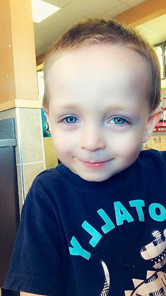 Zacharia is registered to the contest to win money with this photo: cheek, child, chin, cool, ear, eye, eyebrow, face, facial_expression, forehead, hair, hairstyle, head, lip, nose, organ, person, selfie, skin, smile