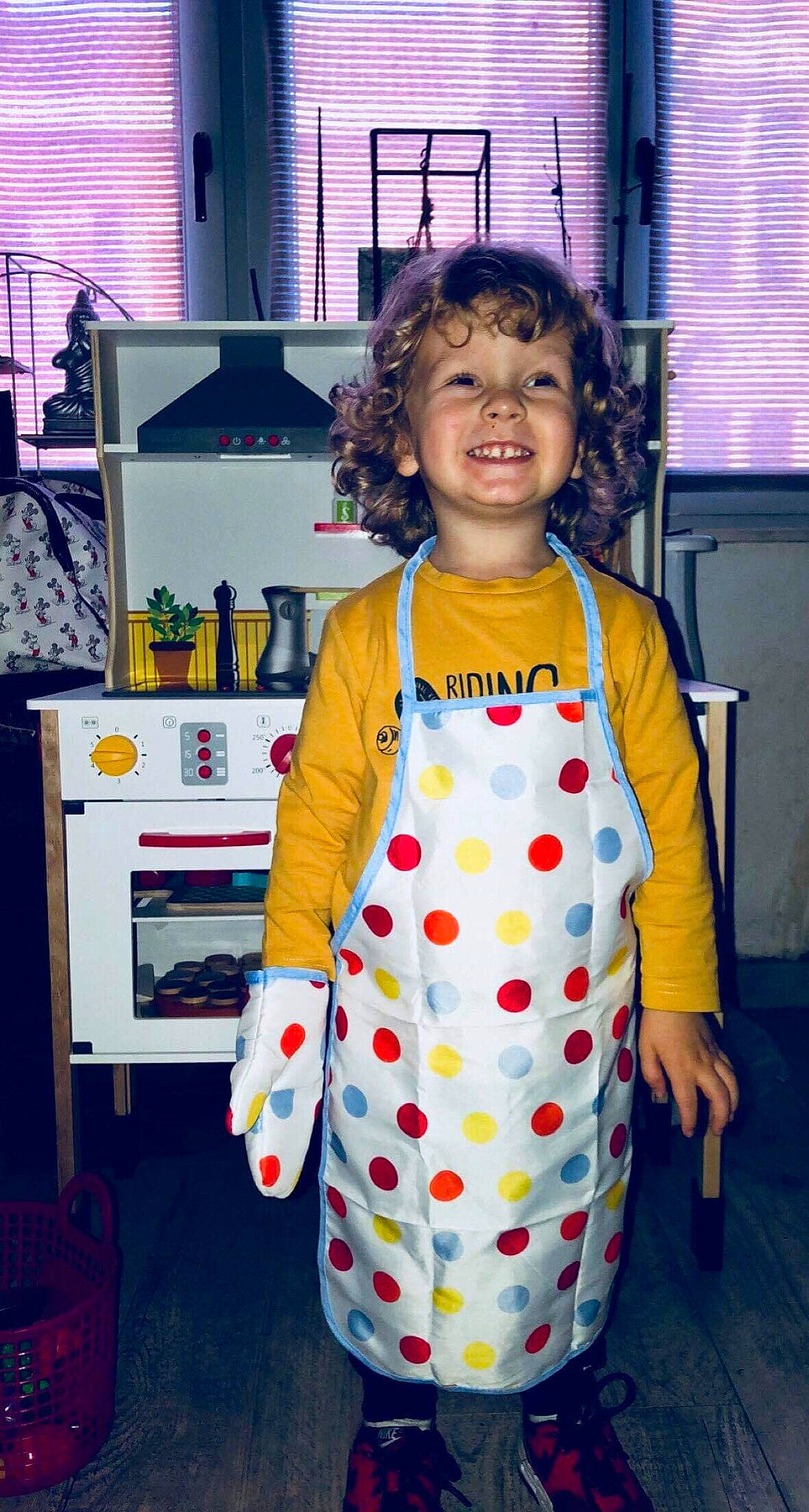 Thao participe au concours pour gagner de l'argent avec cette photo : child, clothing, costume, design, dress, fun, girl, joy, outerwear, pattern, person, product, smile, standing, toddler