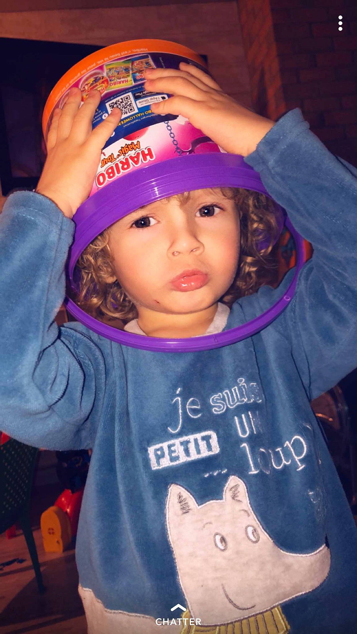 Thao a rejoint le concours — aidez-le/la à gagner de superbes lots ! blue, cap, child, cool, eye, fun, girl, happiness, headgear, headwear, infant, person, pink, product, purple, skin, smile, textile, toddler