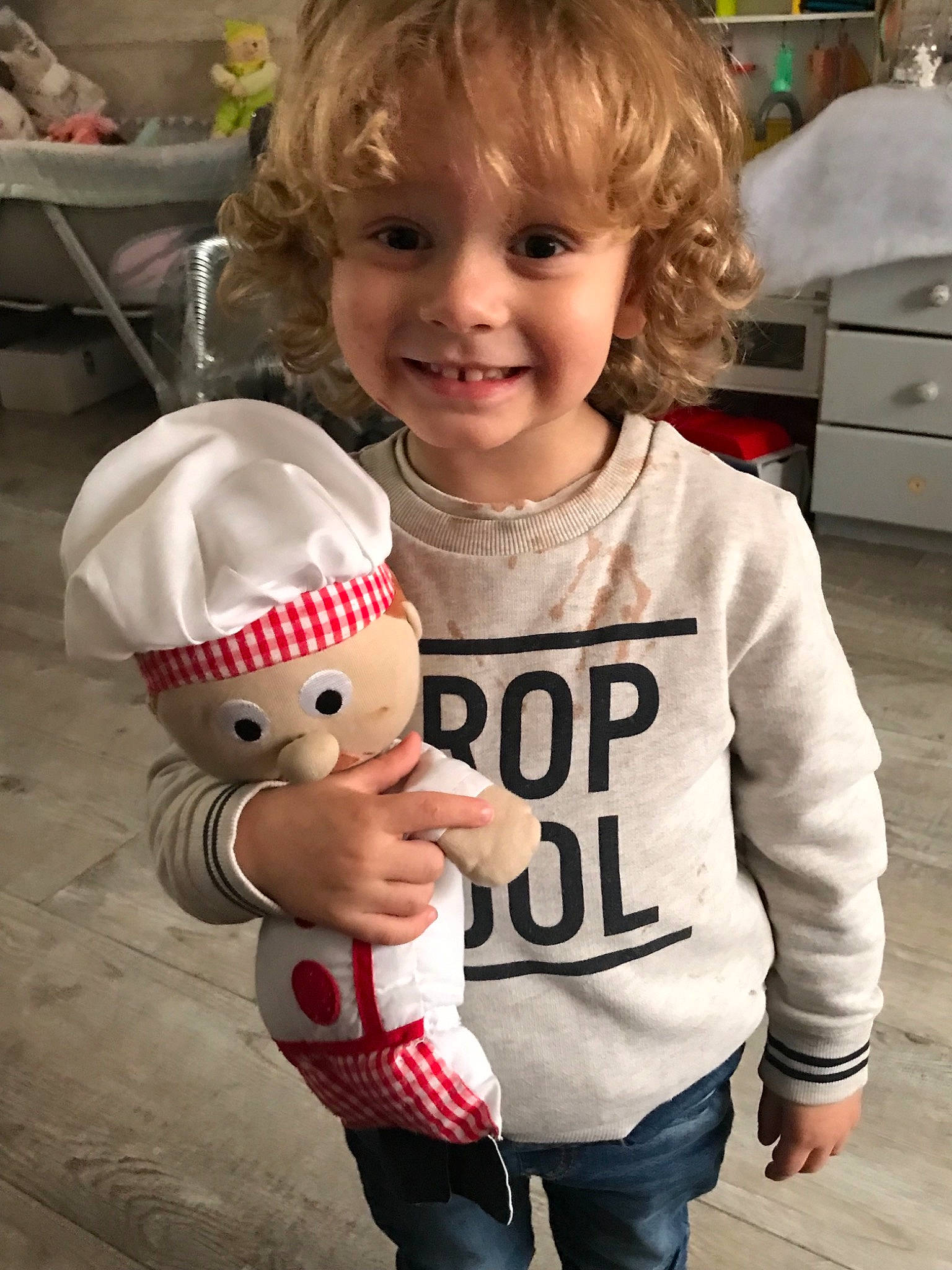 Thao participe au concours pour gagner de l'argent avec cette photo : child, day, girl, human_hair_color, infant, joy, material, outerwear, person, product, skin, smile, textile, toddler