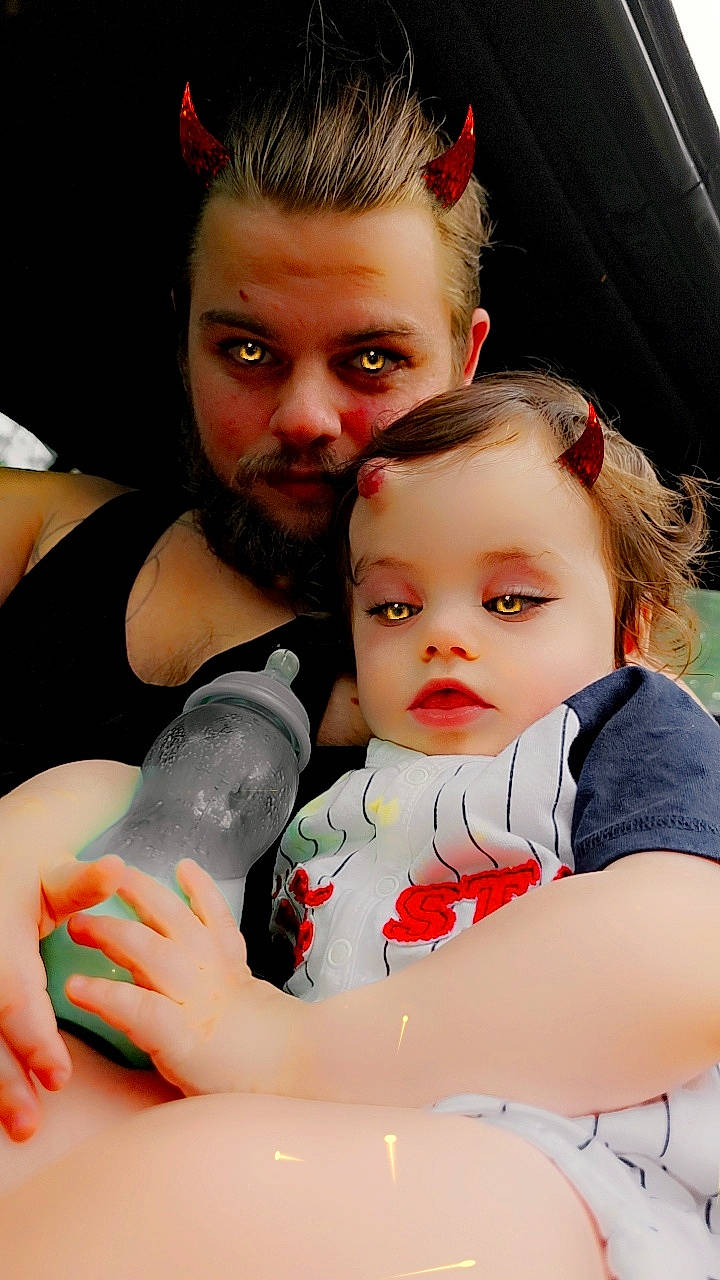 Cain is registered to the contest to win money with this photo: baby, baby_toddler_clothing, beard, beauty, child, event, eyewear, facial_expression, fun, gesture, hairstyle, happy, human, lip, mohawk_hairstyle, organ, person, plastic_bottle, skin, toddler