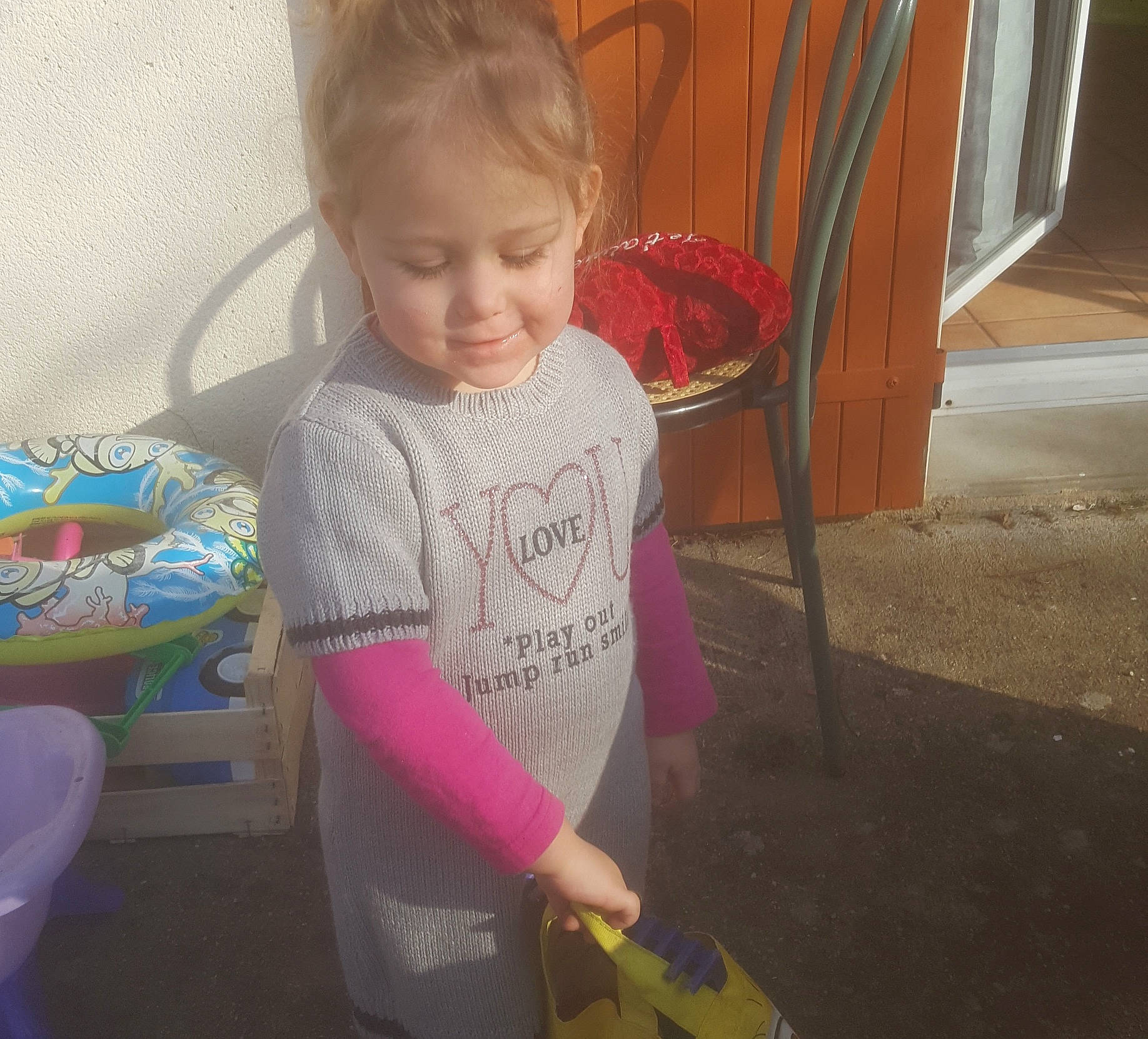 Shanelle participe au concours pour gagner de l'argent avec cette photo : child, joy, person, plant, play, smile, summer, t_shirt, toddler, vacation