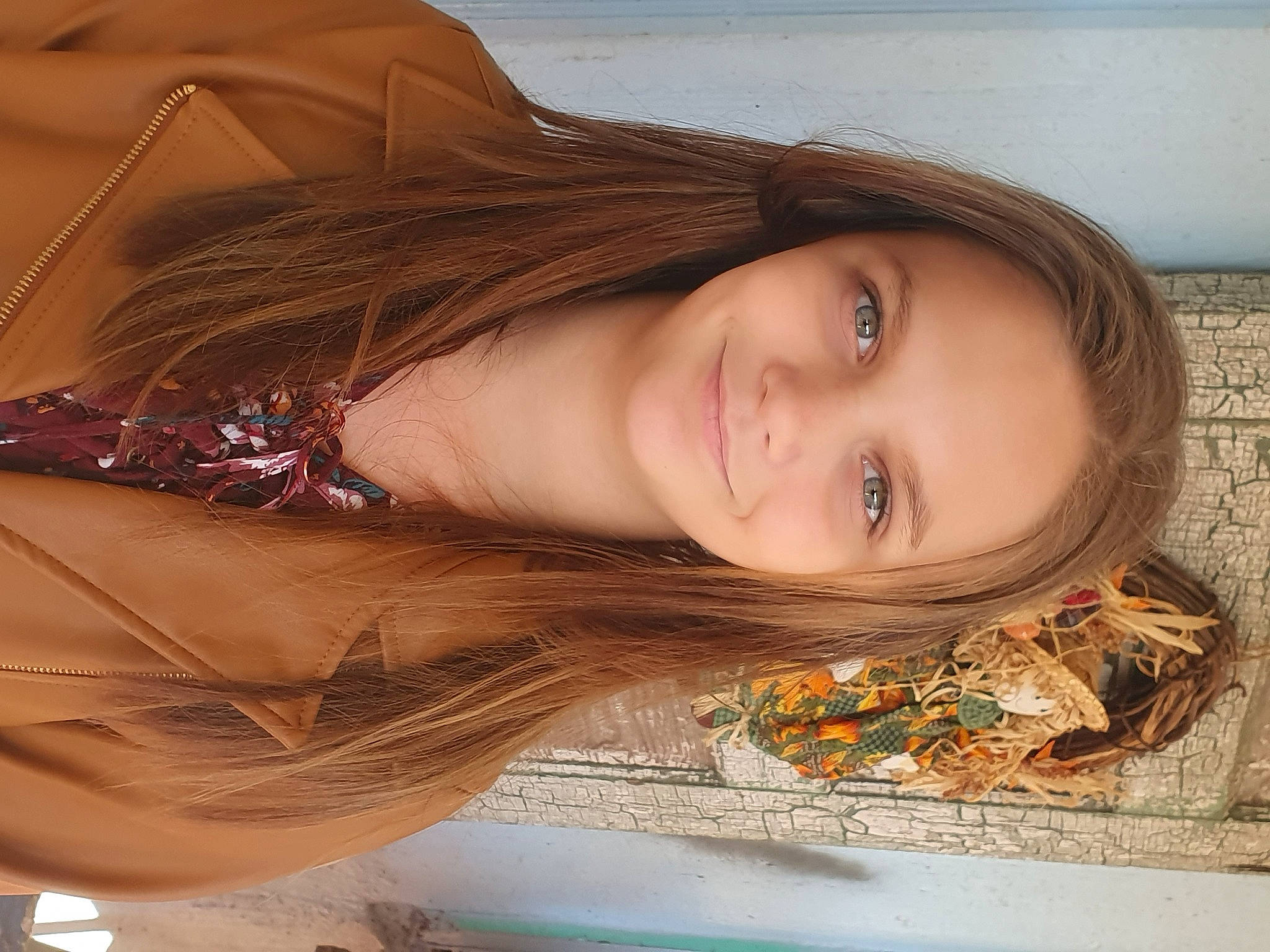 Niya is registered to the contest to win money with this photo: brown, chin, eye, eyebrow, eyelash, facial_expression, fashion, flash_photography, grass, hairstyle, happy, head, iris, joy, lip, mouth, neck, nose, person, skin