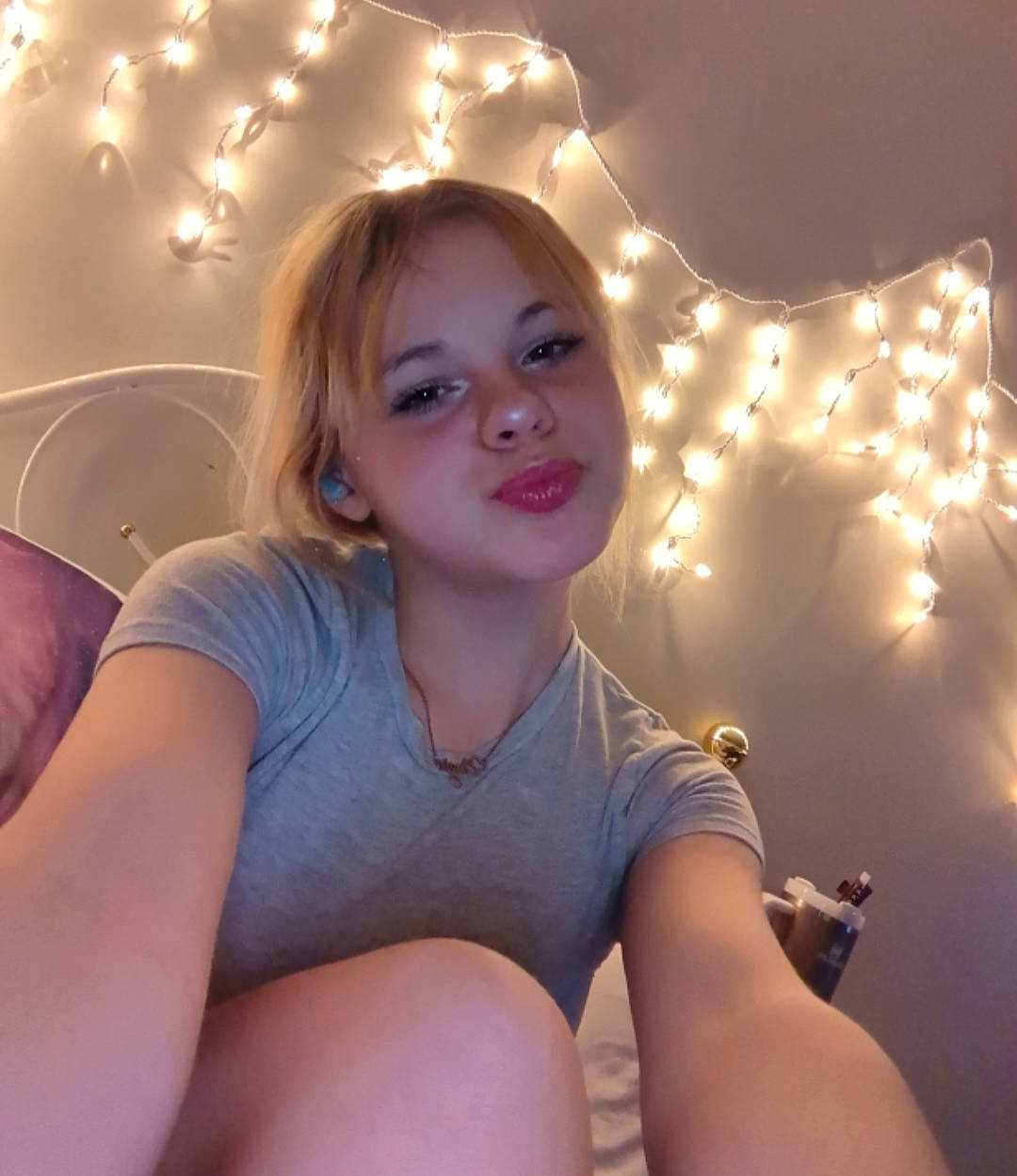 Kinzie joined the competition — help win amazing prizes! chest, cool, elbow, facial_expression, fashion, flash_photography, fun, gesture, hair, hairstyle, happy, human, human_leg, light, lip, long_hair, mouth, person, shoulder, smile