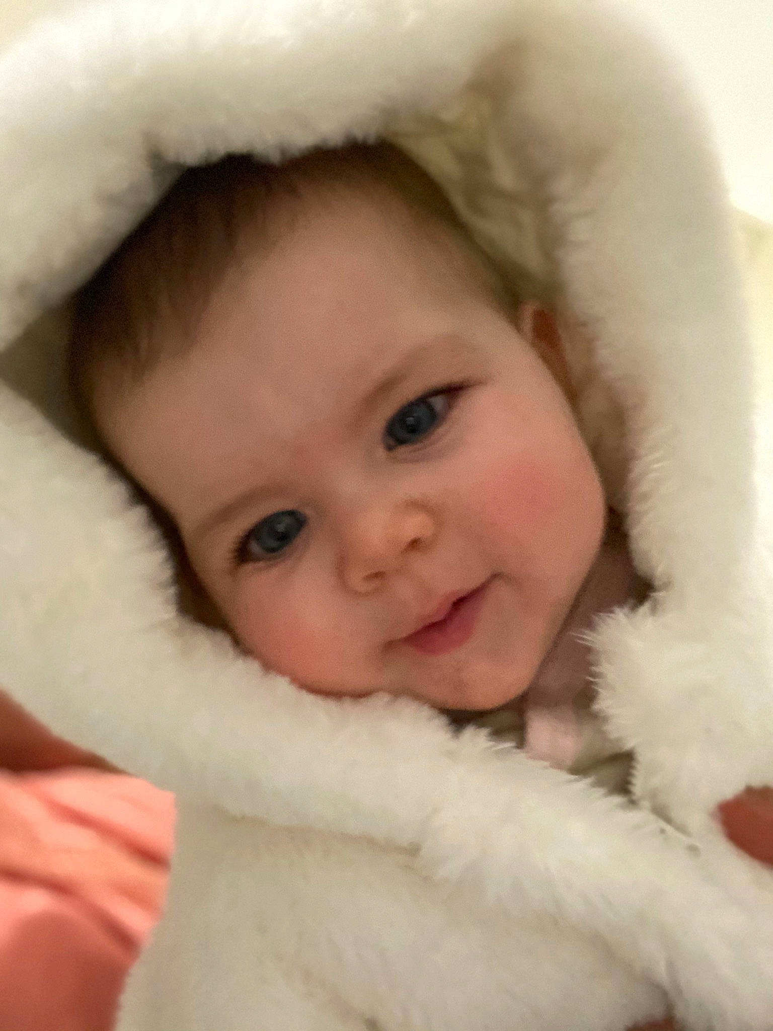 Cataleya a rejoint le concours — aidez-le/la à gagner de superbes lots ! cheek, eye, eyebrow, face, fur_clothing, happy, head, headgear, human, iris, lip, mammal, nose, organ, outerwear, person, skin, sleeve, smile, textile