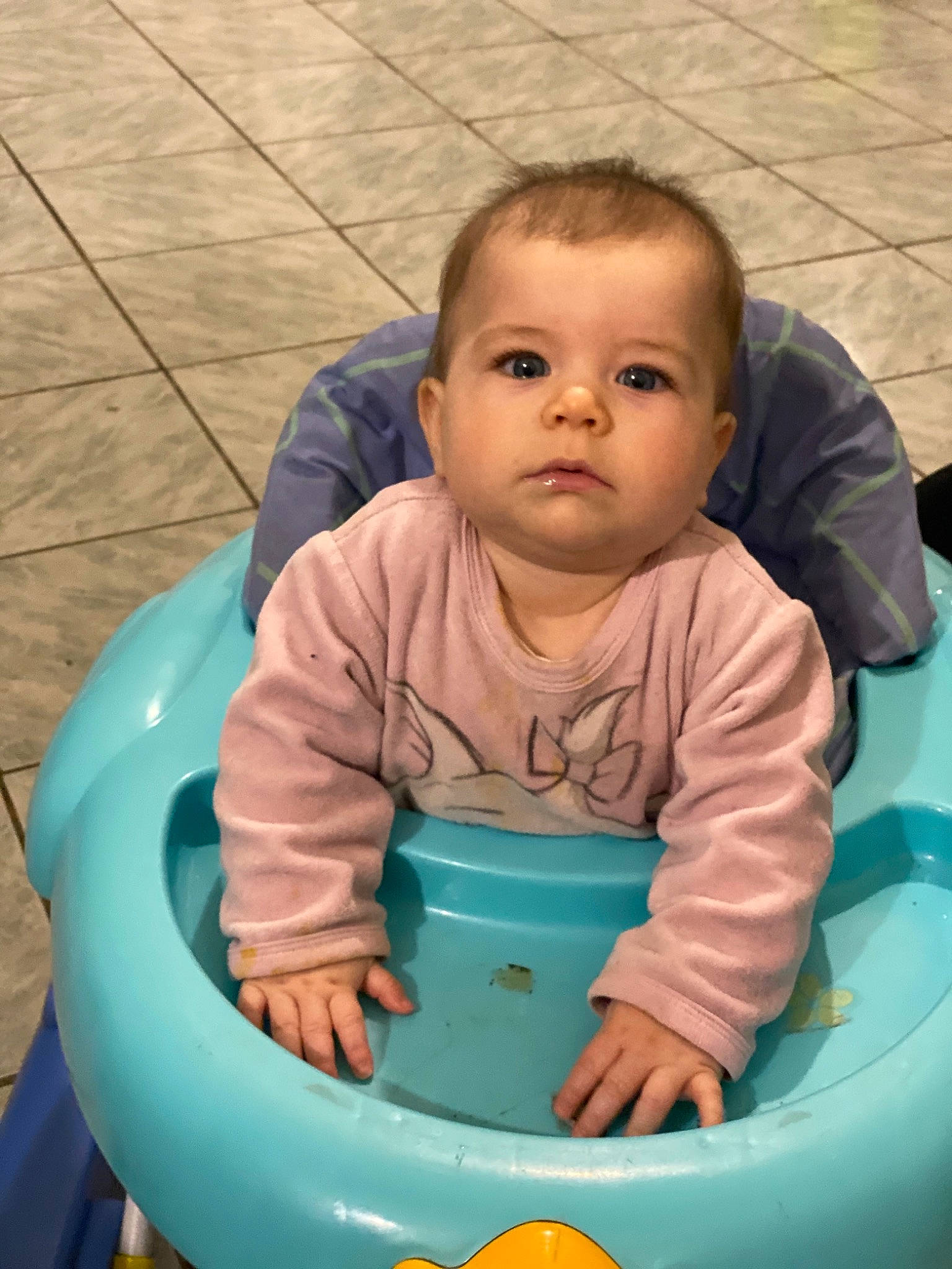 Cataleya participe au concours pour gagner de l'argent avec cette photo : baby, baby_products, baby_toddler_clothing, cheek, child, electric_blue, facial_expression, fun, happy, head, human_body, leisure, person, photograph, plastic, recreation, sitting, skin, snapshot, toddler