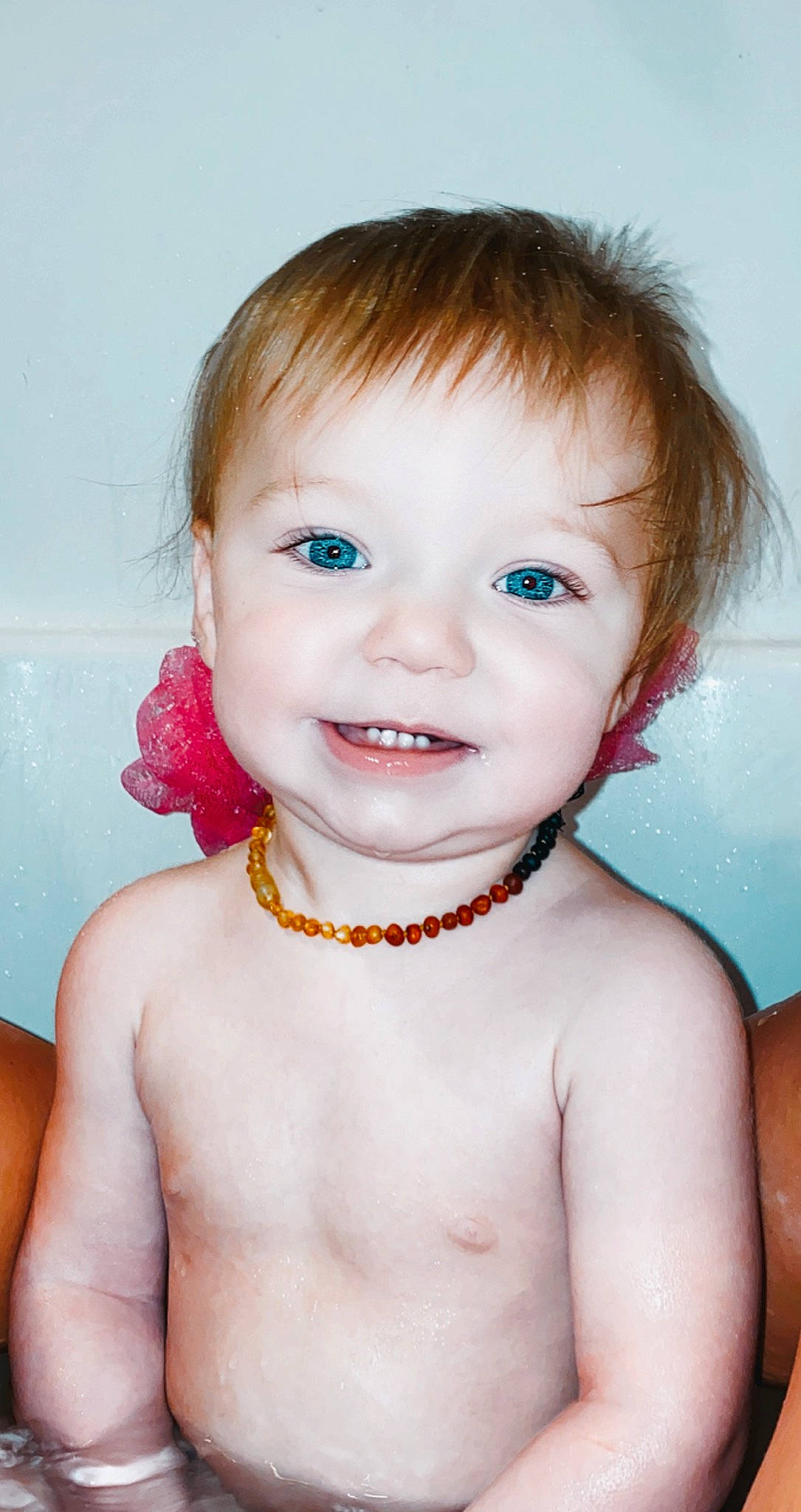 Kylen is registered to the contest to win money with this photo: arm, cheek, chin, eye, eyebrow, eyelash, face, forehead, hair, hairstyle, hand, head, human_body, joint, joy, lip, mouth, nose, person, shoulder