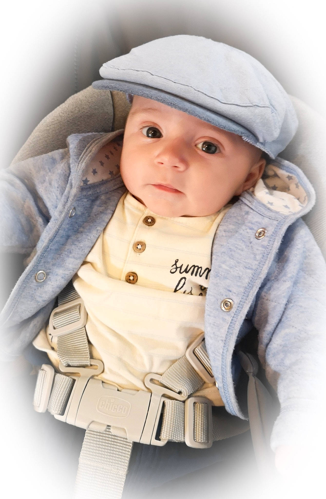 Abel participe au concours pour gagner de l'argent avec cette photo : baby, baby_toddler_clothing, cap, cheek, child, clothing, collar, eye, flash_photography, happy, headgear, headwear, hood, iris, jacket, lip, outerwear, person, skin, sleeve