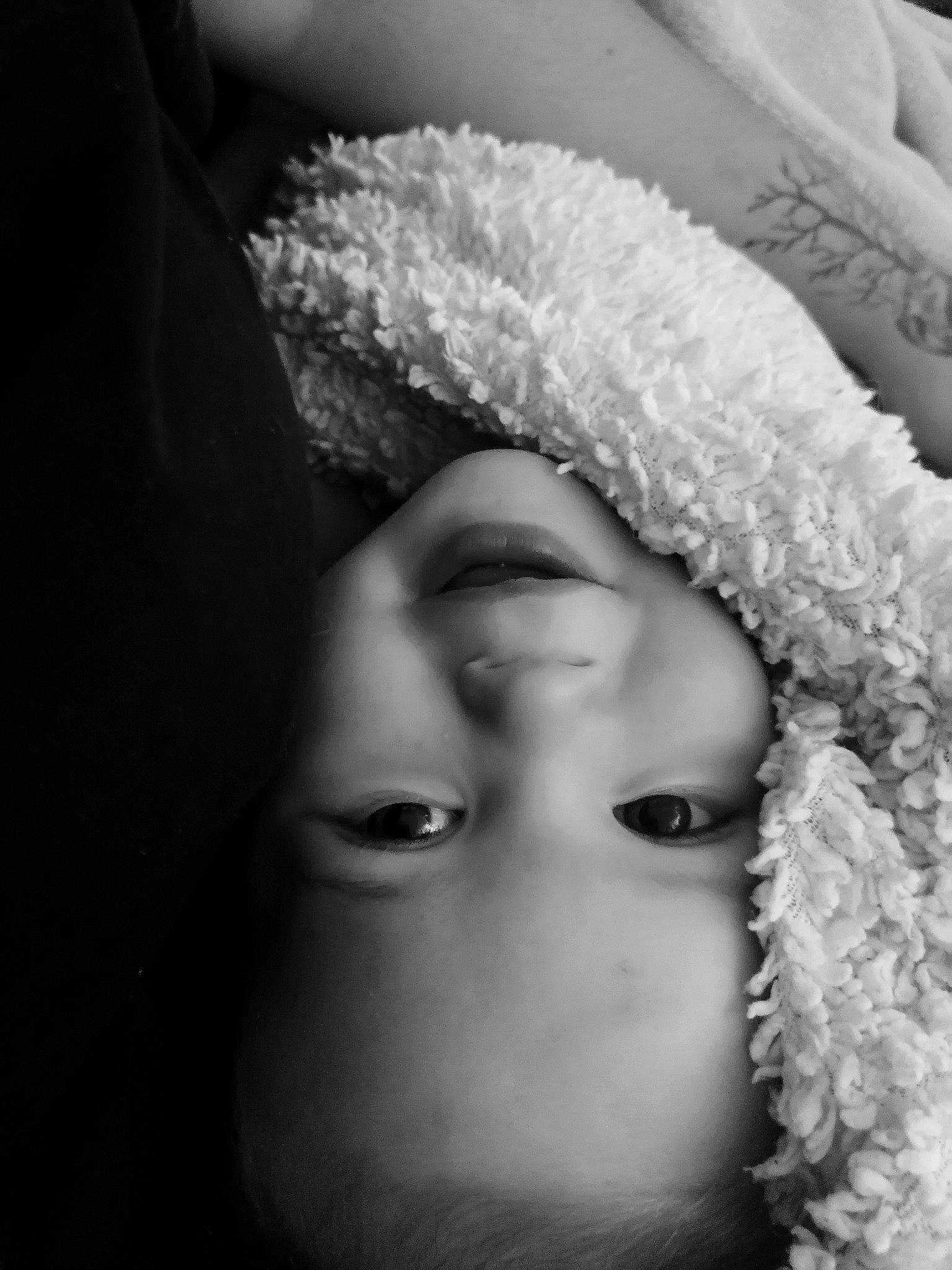 Tobias a rejoint le concours — aidez-le/la à gagner de superbes lots ! baby, beauty, black, black_and_white, cheek, child, eye, eyebrow, face, head, lip, monochrome, monochrome_photography, mouth, nose, person, photograph, photography, skin, snapshot