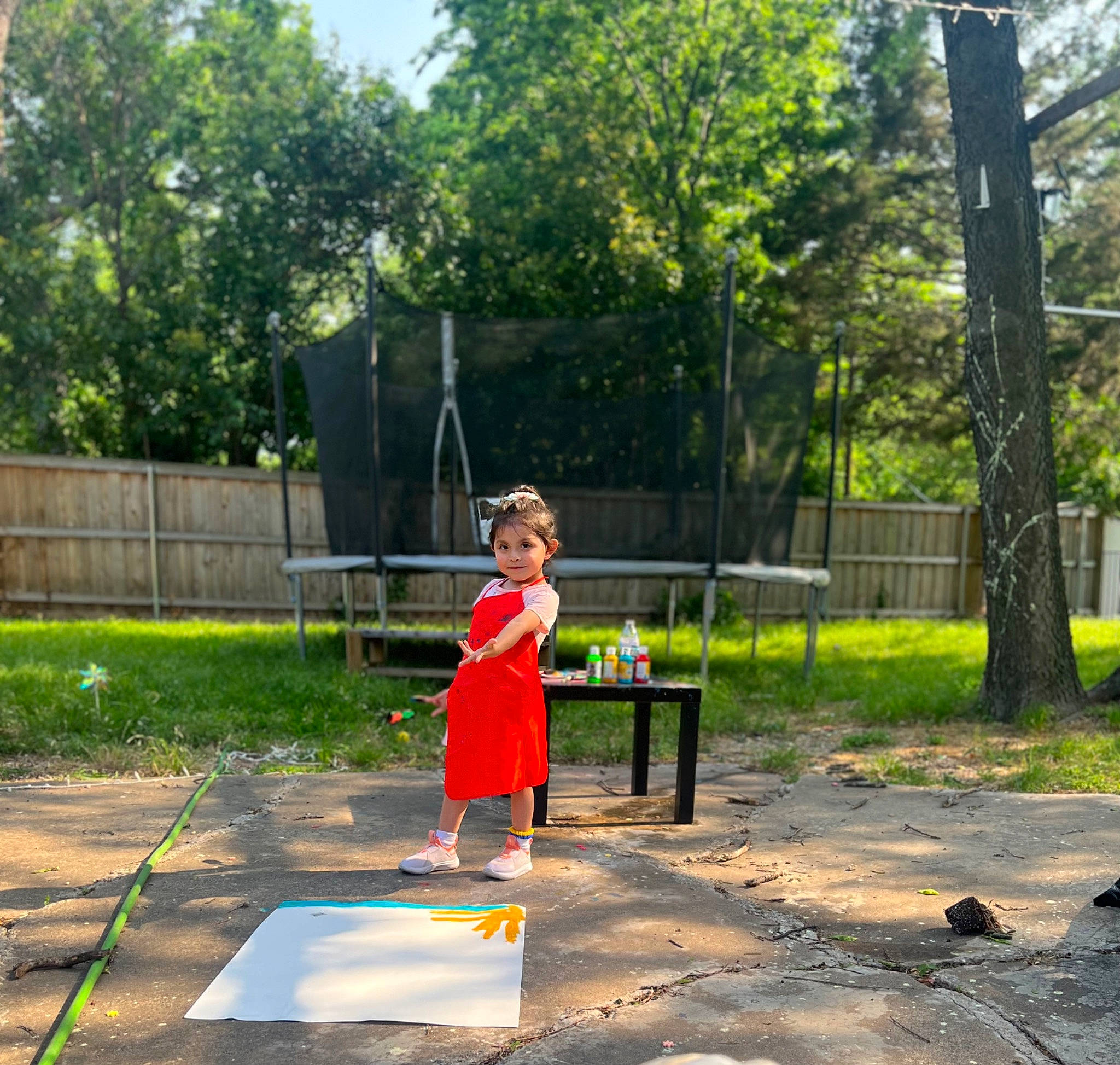 Juliet is registered to the contest to win money with this photo: asphalt, bench, city, fun, grass, joy, landscape, leisure, outdoor_bench, outdoor_furniture, people_in_nature, person, plant, public_space, recreation, road_surface, shade, sidewalk, sitting, table