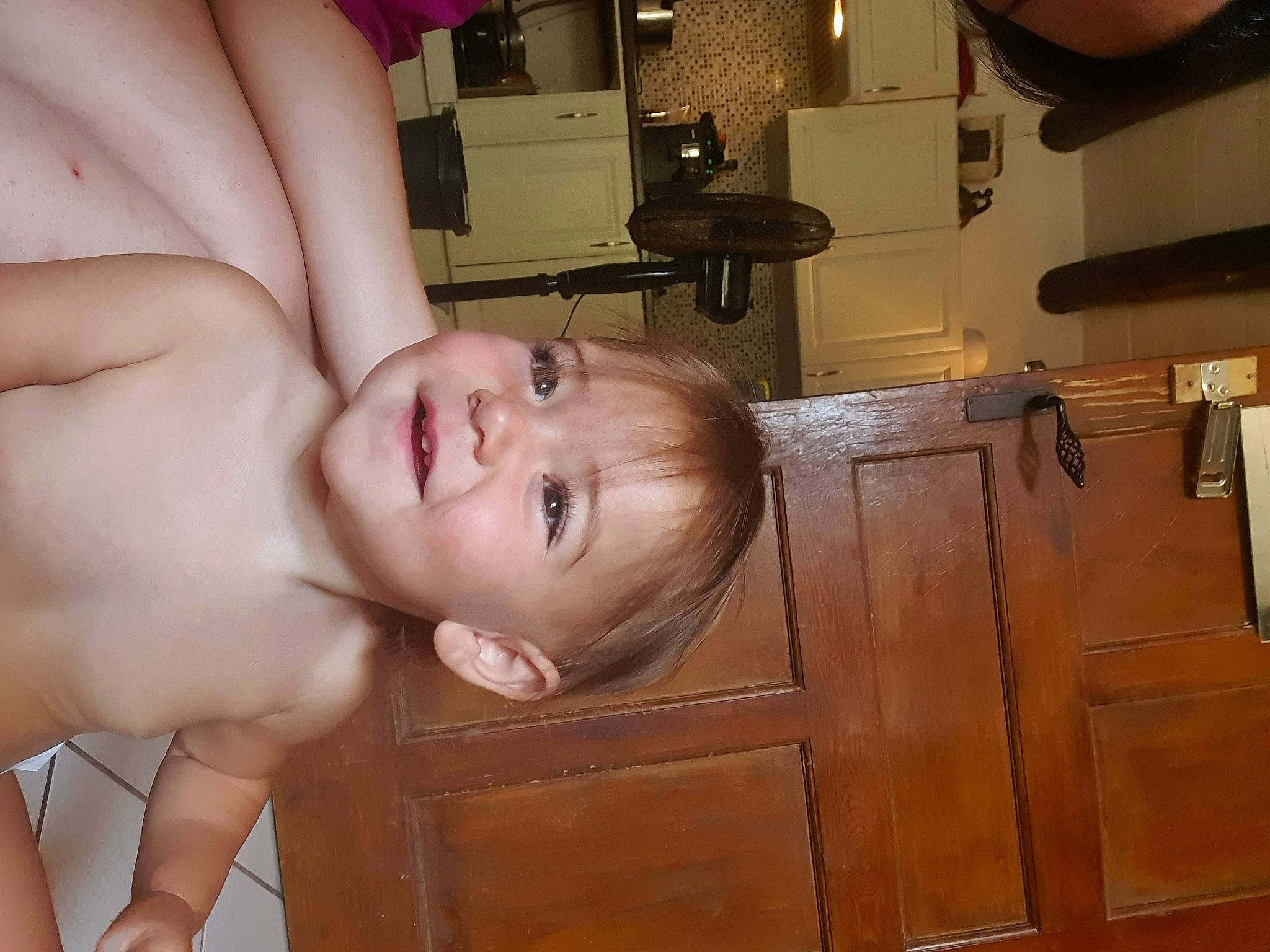 Julia a rejoint le concours — aidez-le/la à gagner de superbes lots ! baby, cheek, chest, chin, elbow, eyebrow, eyelash, facial_expression, finger, fun, jaw, mouth, muscle, neck, nose, person, skin, smile, thumb, trunk