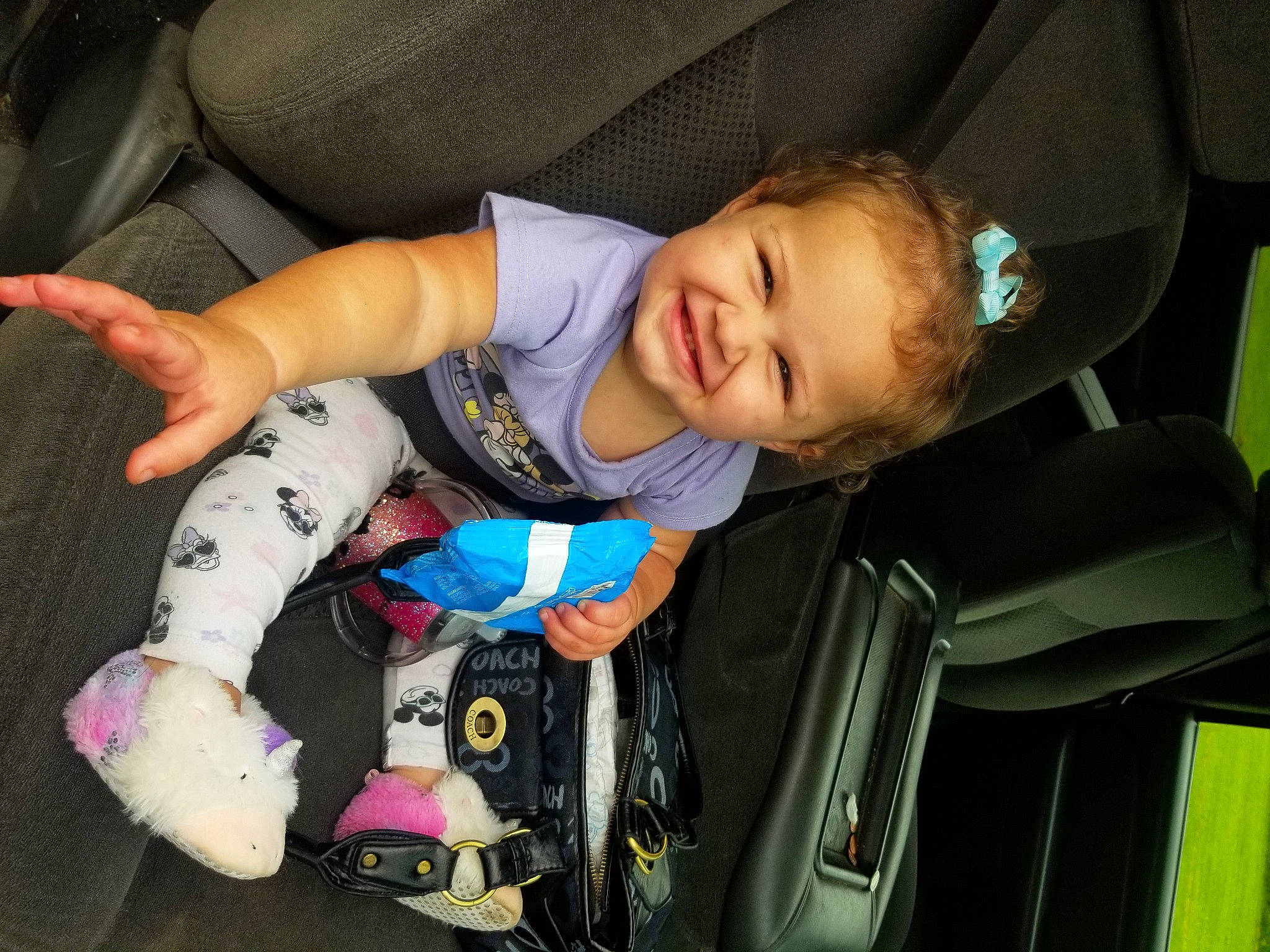 Mileena is registered to the contest to win money with this photo: auto_part, automotive_design, baby, baby_carriage, baby_products, baby_toddler_clothing, car, car_seat, child, comfort, family_car, fun, joy, lap, luxury_vehicle, motor_vehicle, person, sitting, smile, toddler