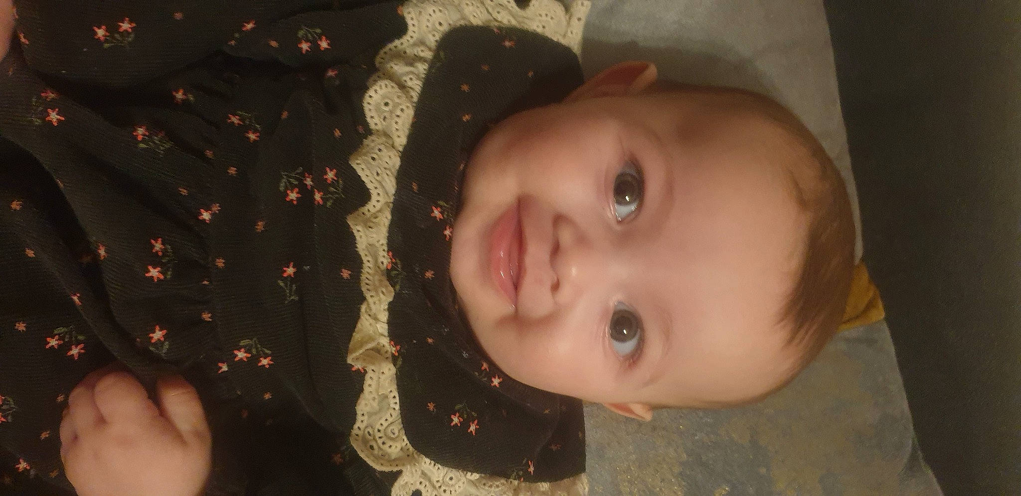 Sirine participe au concours pour gagner de l'argent avec cette photo : cheek, chin, eye, eyebrow, face, facial_expression, flash_photography, food, forehead, hairstyle, happy, head, headgear, iris, joy, lip, mouth, nose, person, skin