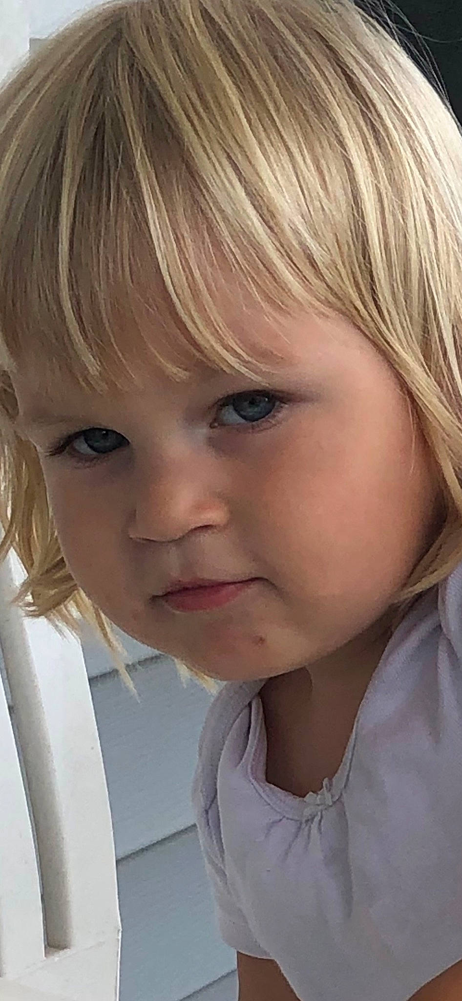 Emin is registered to the contest to win money with this photo: bangs, blond, brown_hair, cheek, child, close_up, electric_blue, eyebrow, eyelash, hair_coloring, happy, hime_cut, iris, layered_hair, lip, nose, person, skin, step_cutting, surfer_hair