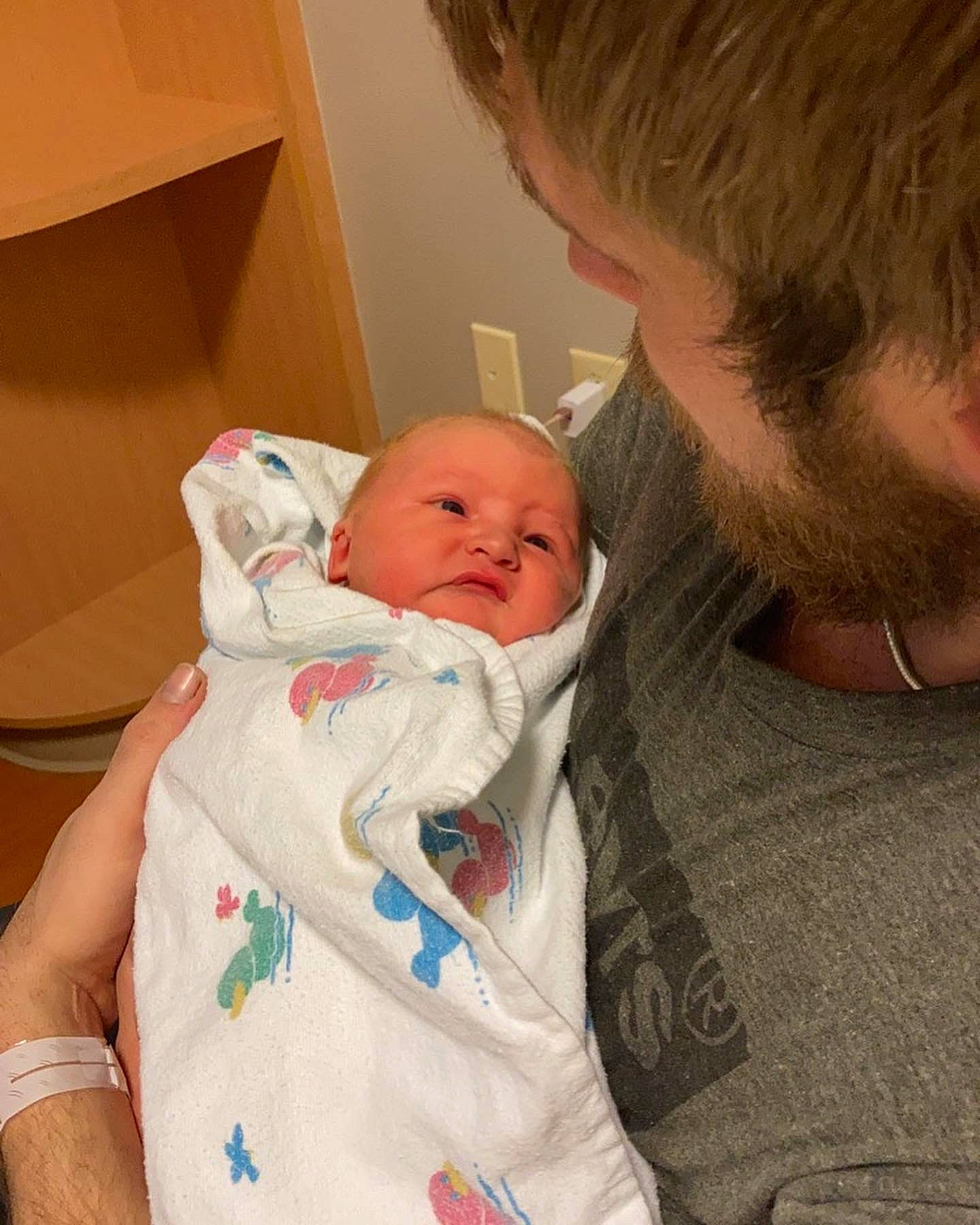 Linkin is registered to the contest to win money with this photo: baby, baby_toddler_clothing, cheek, child, chin, comfort, ear, facial_expression, finger, fun, happy, human_body, iris, mammal, mouth, neck, nose, person, sitting, skin