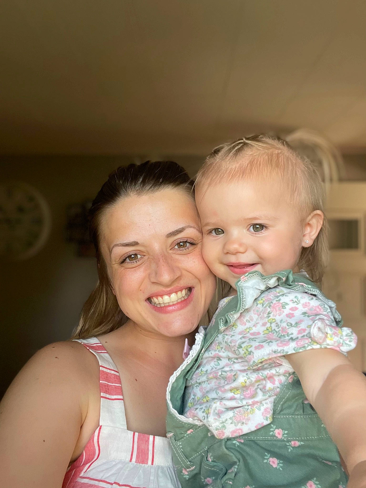 Evalyn is registered to the contest to win money with this photo: abdomen, blond, child, chin, event, eye, flash_photography, formal_wear, fun, gesture, happy, iris, jewellery, joy, person, shoulder, sitting, skin, smile, standing