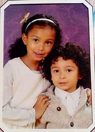 Heïdy a rejoint le concours — aidez-le/la à gagner de superbes lots ! art, baby, baby_toddler_clothing, cheek, child, clothing, facial_expression, fun, gesture, happy, joy, love, outerwear, people, person, photograph, picture_frame, portrait, sleeve, smile