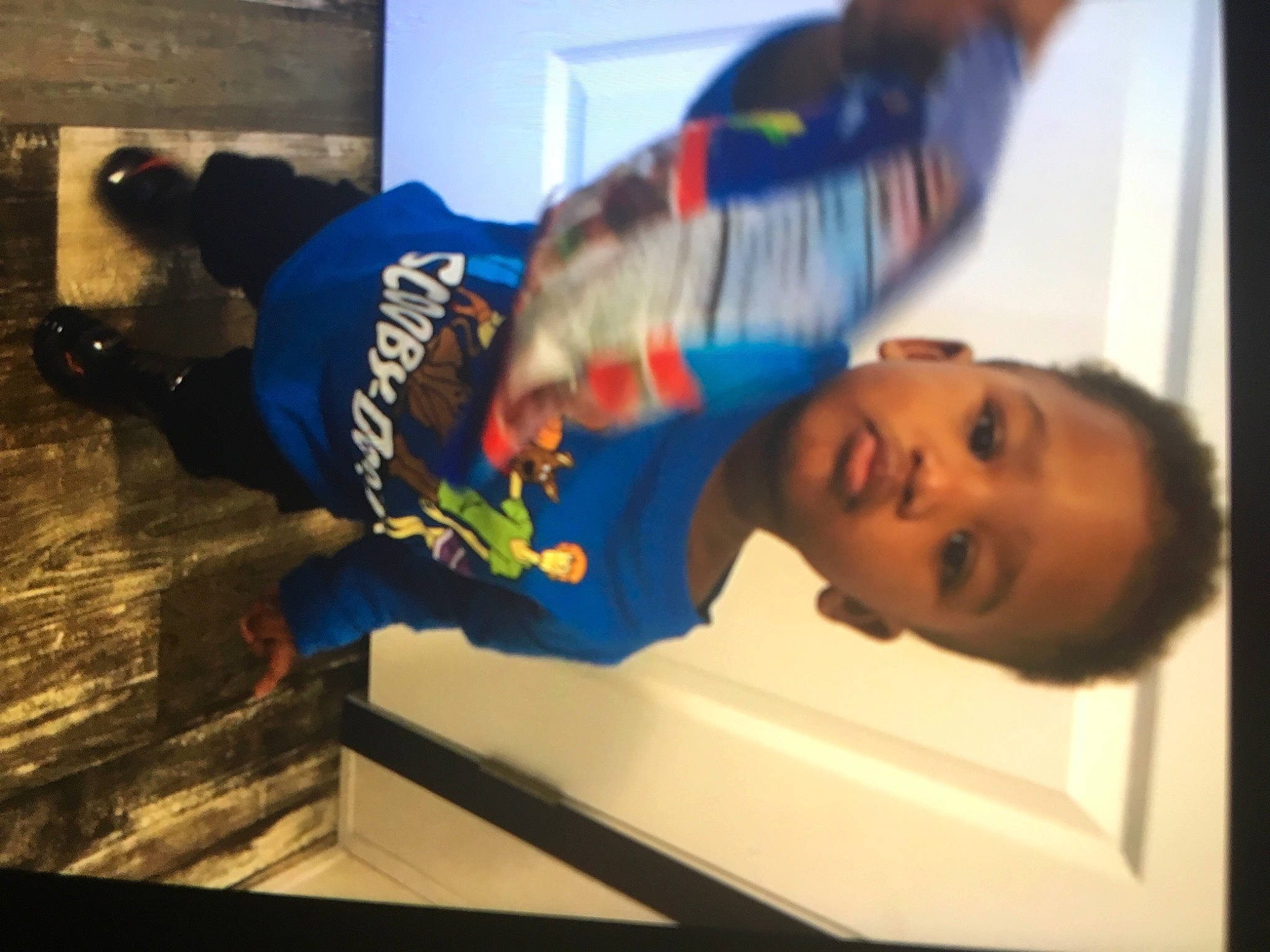 Ayvin is registered to the contest to win money with this photo: child, elbow, electric_blue, fun, person, recreation, room, world