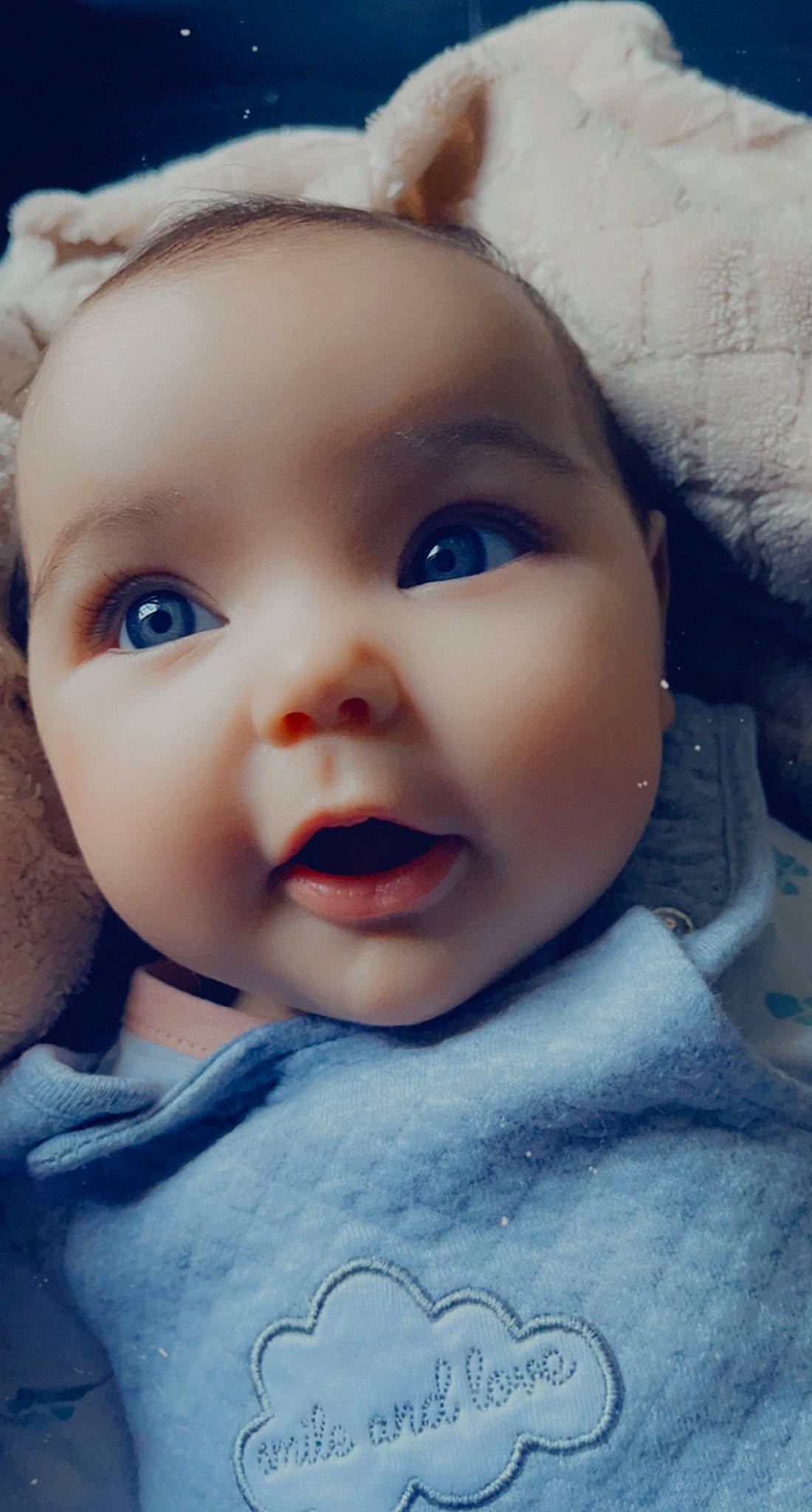 Jade participe au concours pour gagner de l'argent avec cette photo : cheek, chin, ear, eye, eyebrow, eyelash, face, facial_expression, flash_photography, forehead, hairstyle, head, human_body, iris, lip, mouth, neck, nose, person, skin