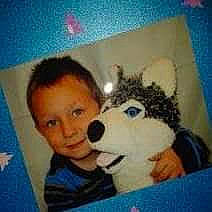 Magellan a rejoint le concours — aidez-le/la à gagner de superbes lots ! carnivoran, child, dog, dog_breed, dog_breed_group, dog_like_mammal, material, nose, person, play, plush, product, puppy, stuffed_toy, textile, toddler, toy