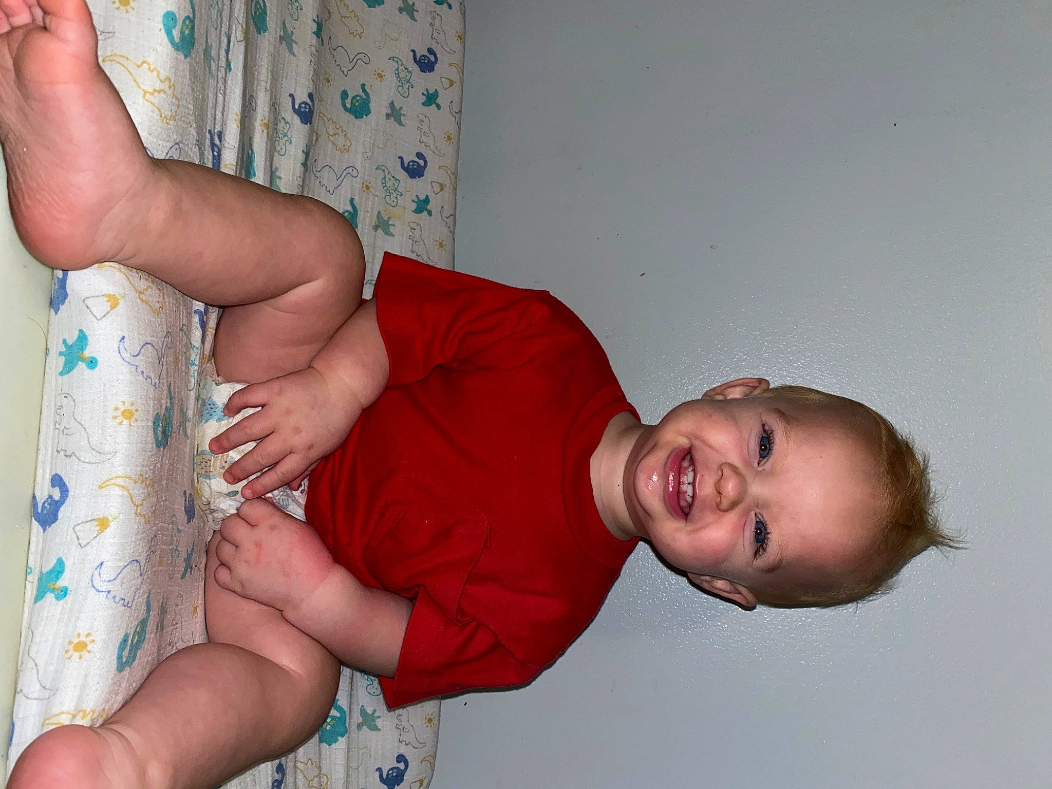 Fletcher is registered to the contest to win money with this photo: abdomen, arm, chest, elbow, gesture, happy, human_body, joint, joy, knee, leg, mouth, nail, neck, person, shoulder, skin, smile, stomach, thigh