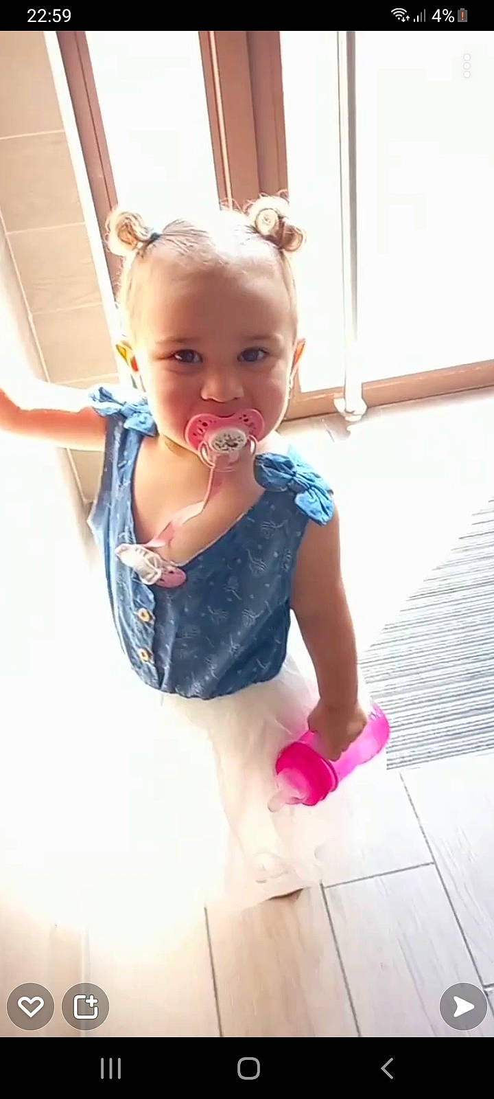 Luna a rejoint le concours — aidez-le/la à gagner de superbes lots ! baby_toddler_clothing, bathing, cheek, dress, electric_blue, eye, finger, hair, happy, head, headgear, joint, magenta, neck, person, pink, shoulder, sleeve, smile, thigh