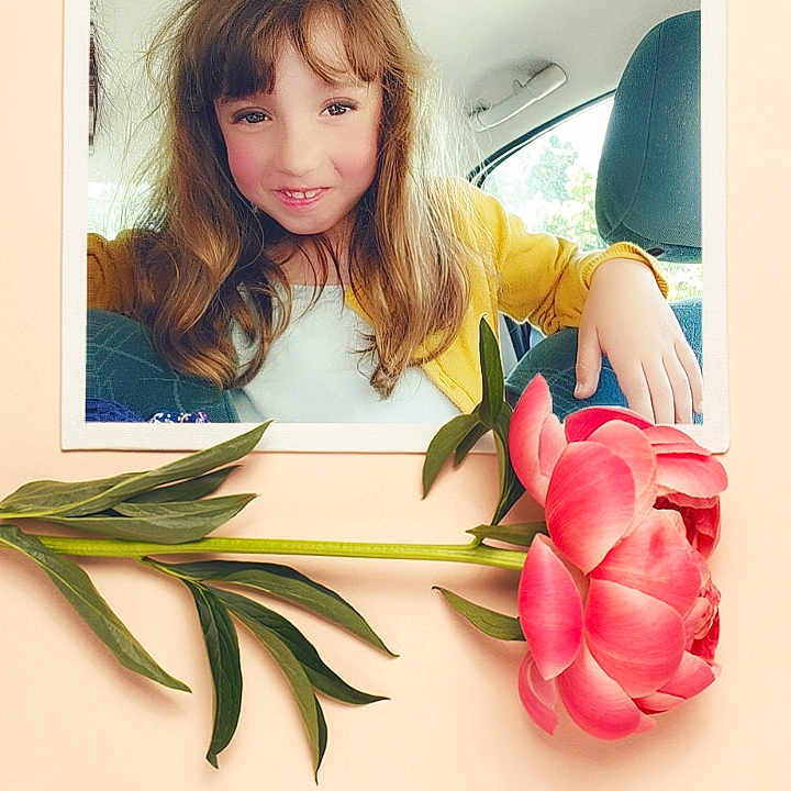 Lea participe au concours pour gagner de l'argent avec cette photo : art, child, collage, dahlia, face, female, flower, flowerarrangement, flowerbouquet, geranium, girl, head, leaf, peony, person, petal, photography, plant, portrait, rose