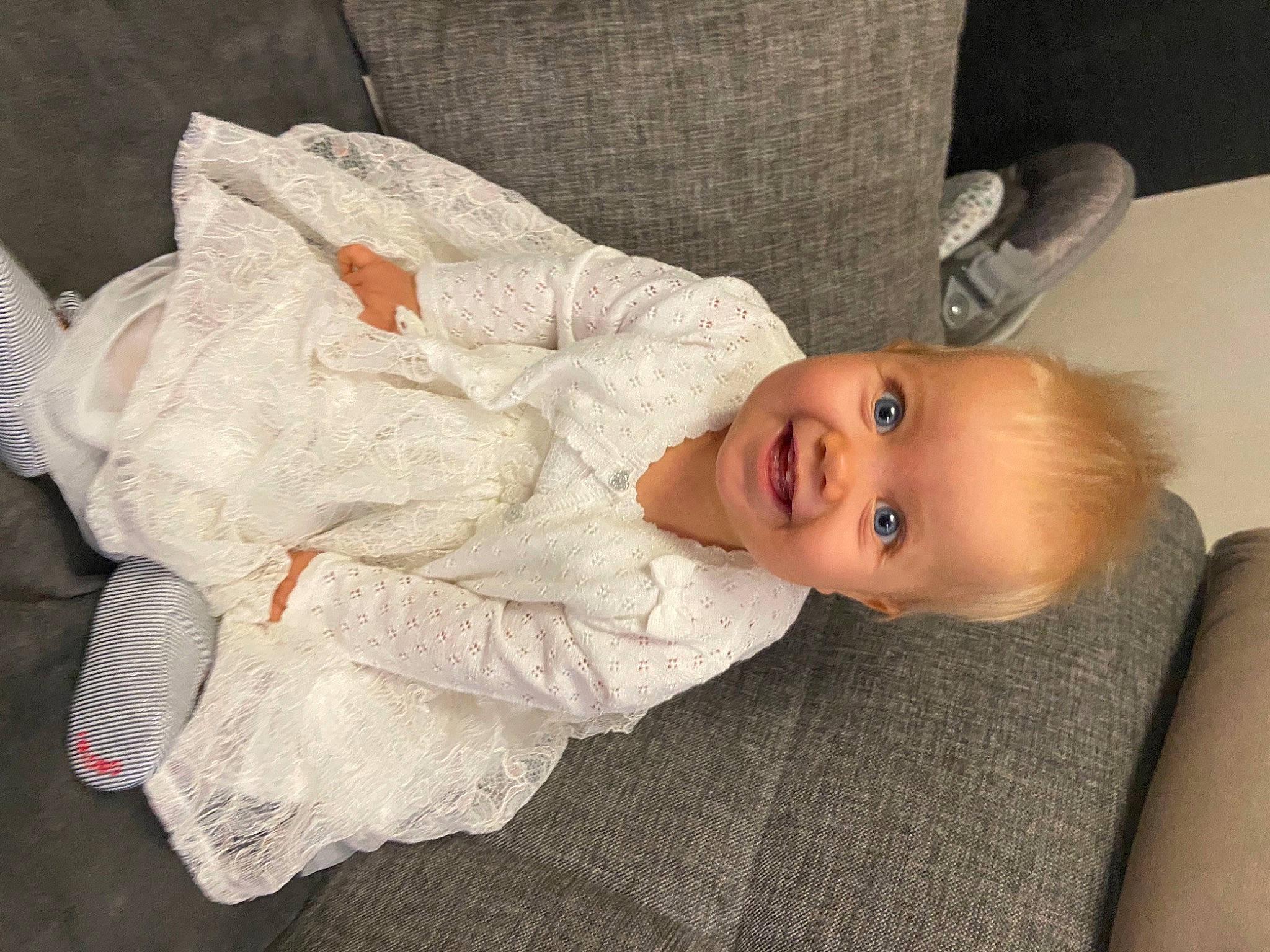 Inès participe au concours pour gagner de l'argent avec cette photo : baby, beauty, cheek, child, ear, eye, face, hand, head, joy, lip, nose, person, skin, toddler