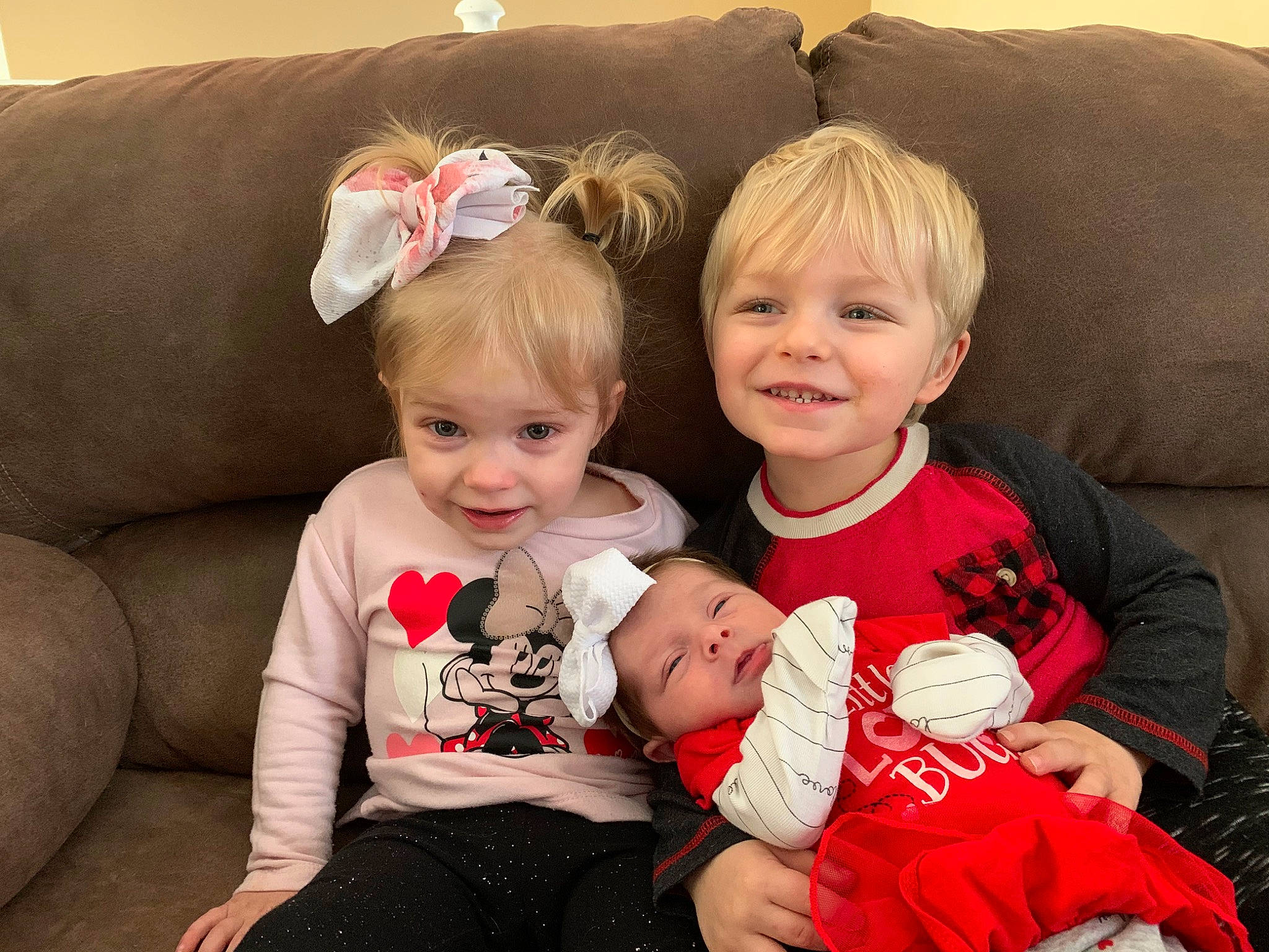 Mason is registered to the contest to win money with this photo: baby, cheek, child, christmas, christmas_eve, cousin, family, fun, happy, holiday, human, iris, joy, lap, people, person, play, sibling, sitting, skin