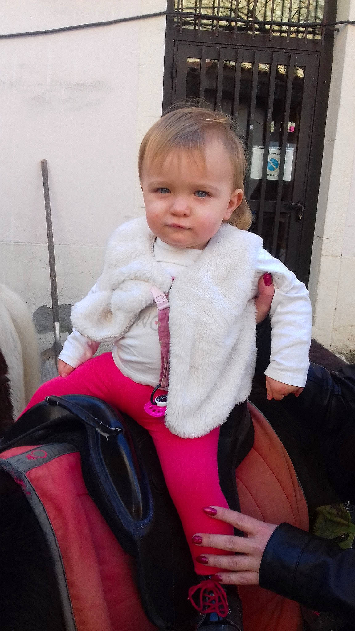 Leyana participe au concours pour gagner de l'argent avec cette photo : baby, baby_products, child, person, pink, product, sitting, skin, toddler