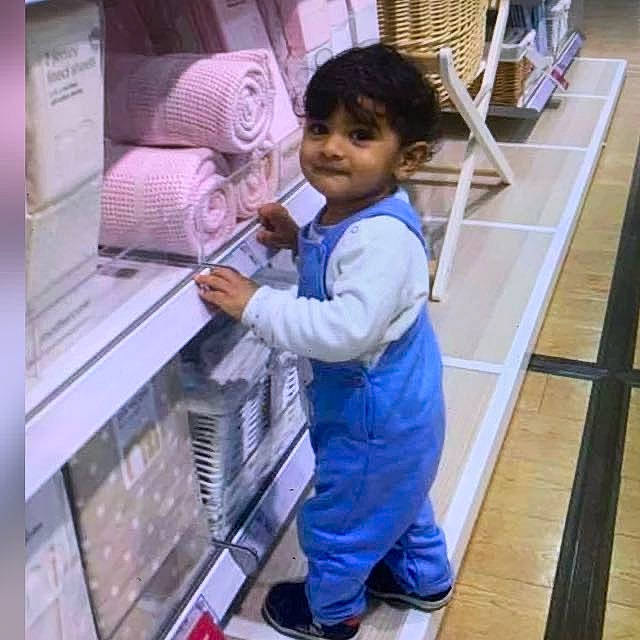 Ajit Singh is registered to the contest to win money with this photo: child, electric_blue, flooring, fun, hardwood, machine, person, play, room, service, shopping, smile, t_shirt, toddler, wood, wood_flooring, workwear