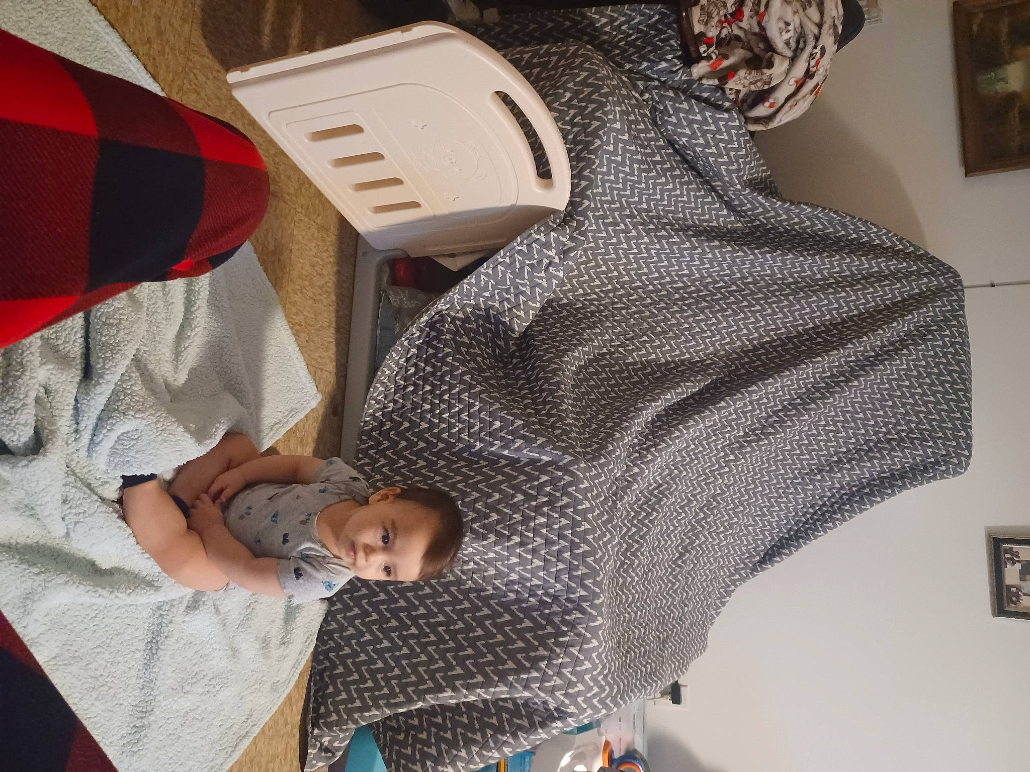 Kenneth is registered to the contest to win money with this photo: automotive_design, baby_products, carmine, child, comfort, fashion_accessory, fashion_design, flooring, human_leg, linens, pattern, person, personal_protective_equipment, picture_frame, product, room, sitting, sleeve, sportswear, t_shirt