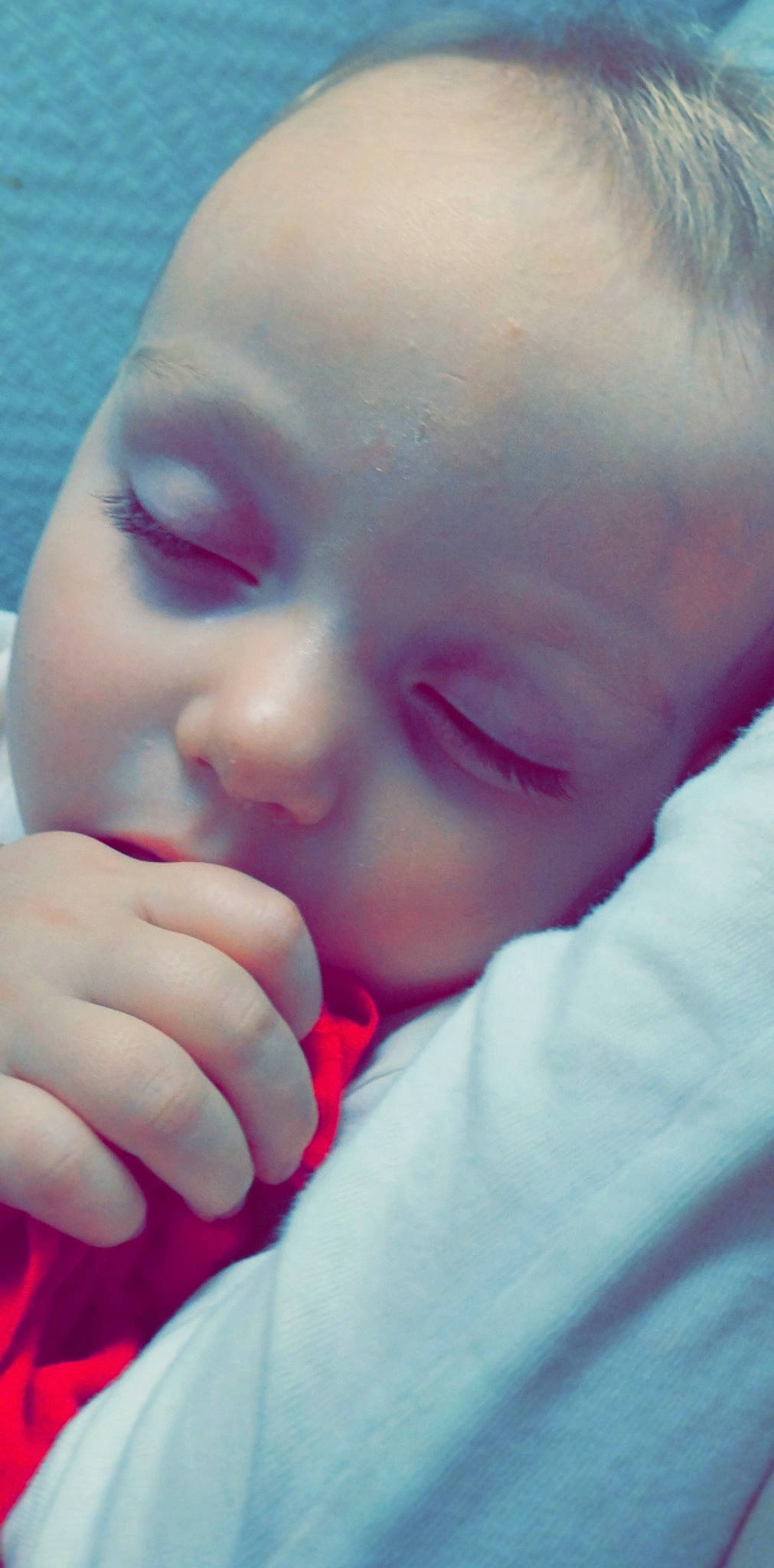 Anna participe au concours pour gagner de l'argent avec cette photo : baby, cheek, chin, eye, eyebrow, eyelash, face, finger, gesture, happy, head, lip, mouth, nail, nose, person, pink, skin, smile, thumb