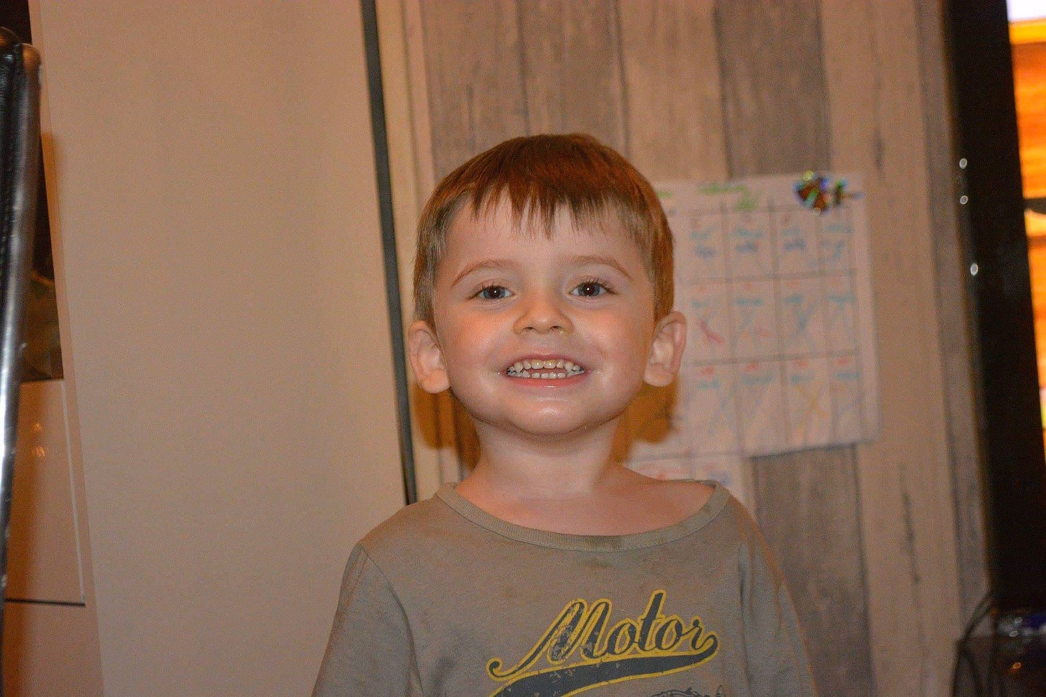 Evann participe au concours pour gagner de l'argent avec cette photo : boy, cheek, child, chin, eye, face, facial_expression, forehead, girl, hair, hairstyle, head, joy, nose, organ, person, skin, smile, snapshot, standing