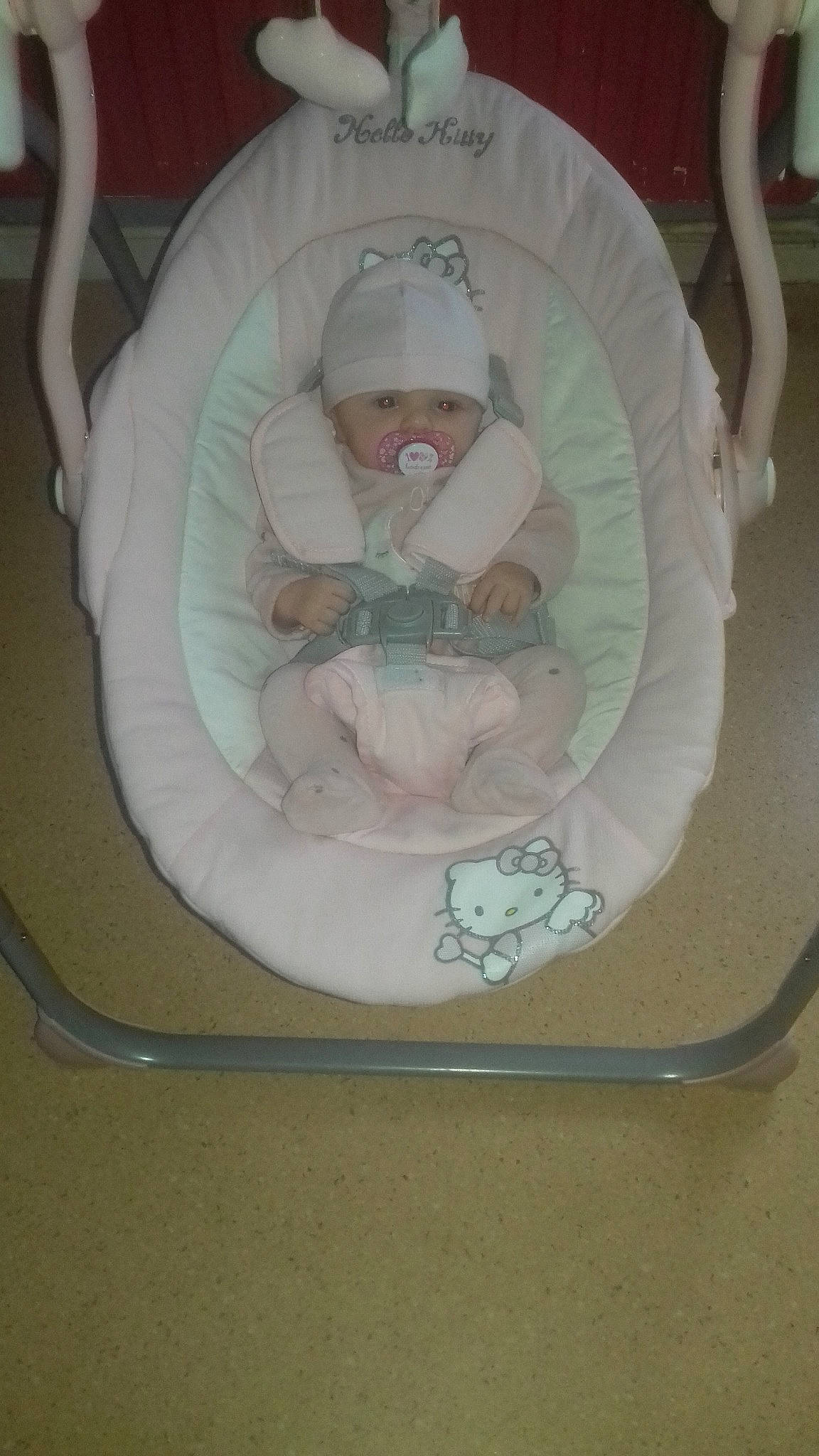 Leslie participe au concours pour gagner de l'argent avec cette photo : baby_products, bed, furniture, headwear, infant, infant_bed, joy, oval, person, porcelain, product, sugar_paste