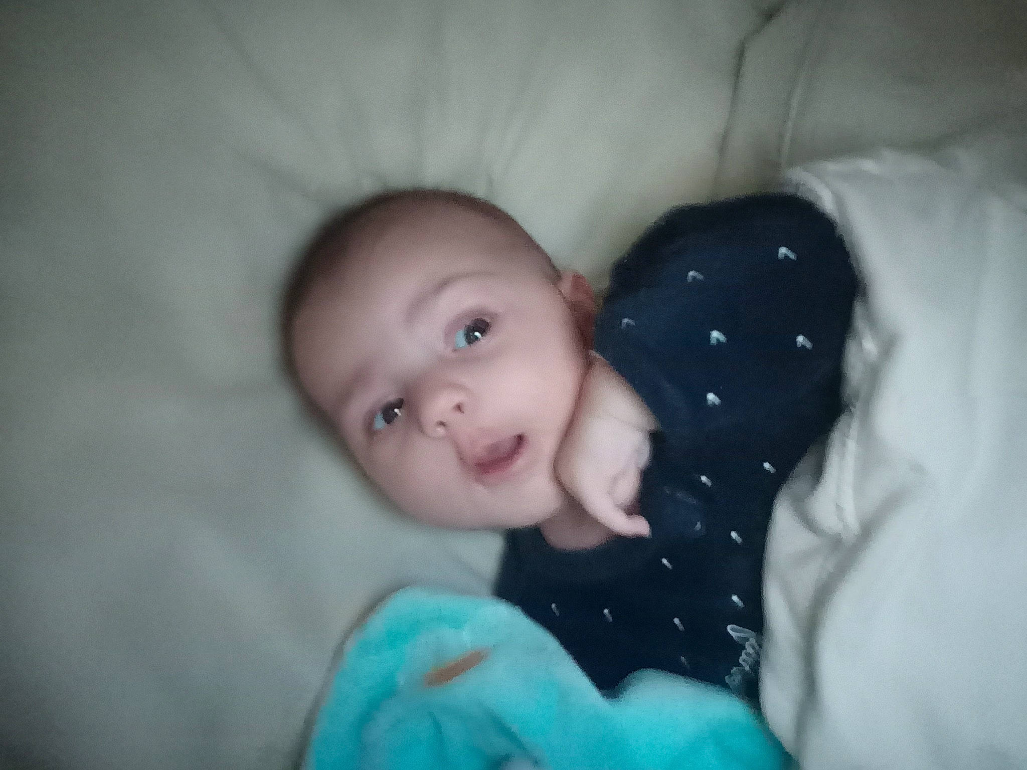 Soheïla a rejoint le concours — aidez-le/la à gagner de superbes lots ! baby, bedtime, cheek, child, ear, eye, face, head, iris, lip, mouth, nose, organ, person, product, skin, smile, toddler