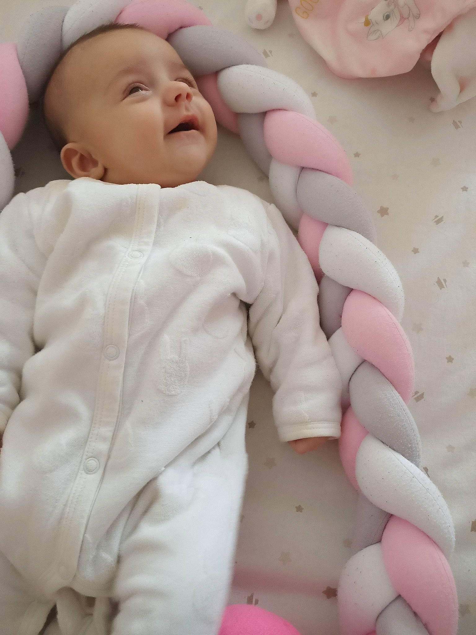 Soheïla participe au concours pour gagner de l'argent avec cette photo : baby, baby_sleeping, cheek, child, person, pink, skin, smile, toddler