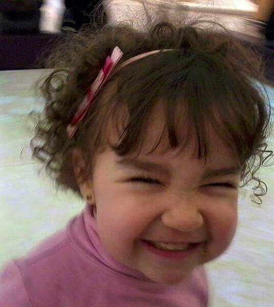 Mouna participe au concours pour gagner de l'argent avec cette photo : cheek, chin, ear, eye, eyebrow, eyelash, face, forehead, gesture, happy, head, iris, jaw, joy, lip, mouth, neck, nose, person, skin