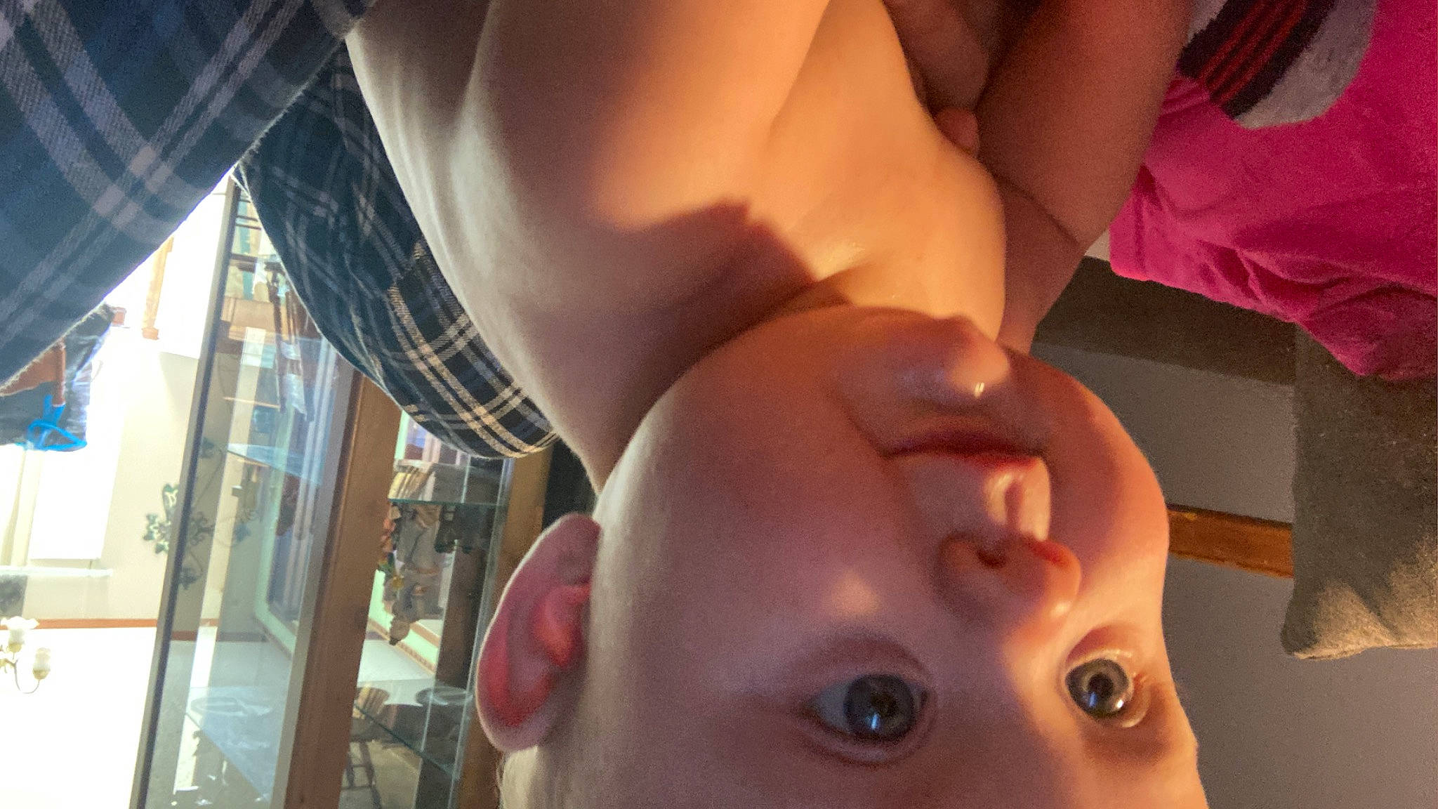 Axle is registered to the contest to win money with this photo: arm, cheek, ear, eyebrow, eyelash, finger, forehead, gesture, hairstyle, happy, headwear, human, human_body, jaw, lip, mouth, muscle, neck, nose, organ