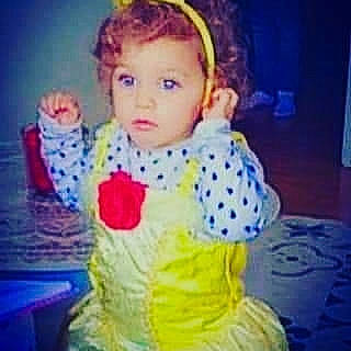 Giaya participe au concours pour gagner de l'argent avec cette photo : art, baby, baby_toddler_clothing, cheek, child, cloud, cool, electric_blue, eyebrow, fun, hairstyle, happy, head, iris, leisure, neck, pattern, person, sitting, sleeve